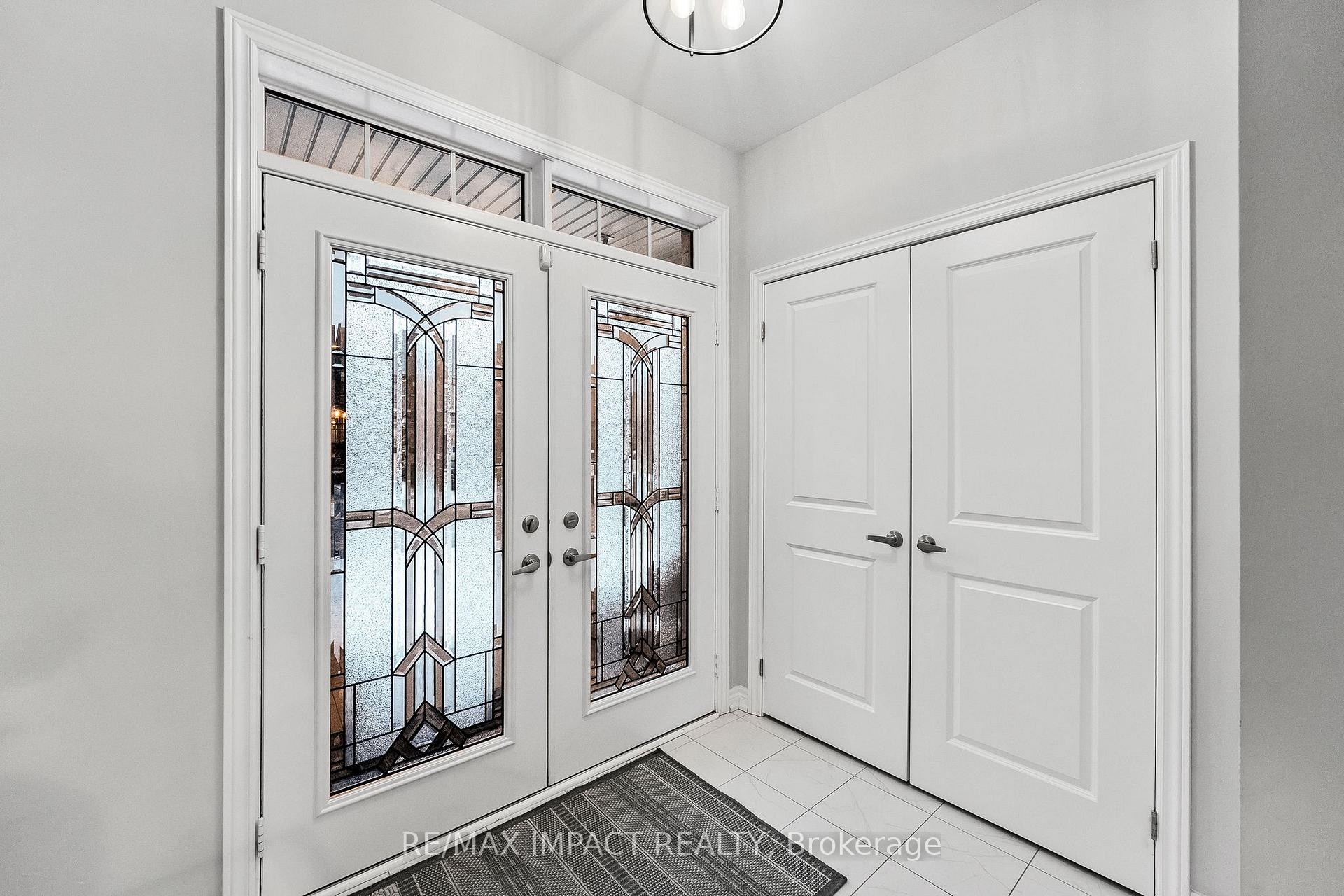 Photo 4 of 172 McPhail Avenue, Clarington, Bowmanville — HOMEH
