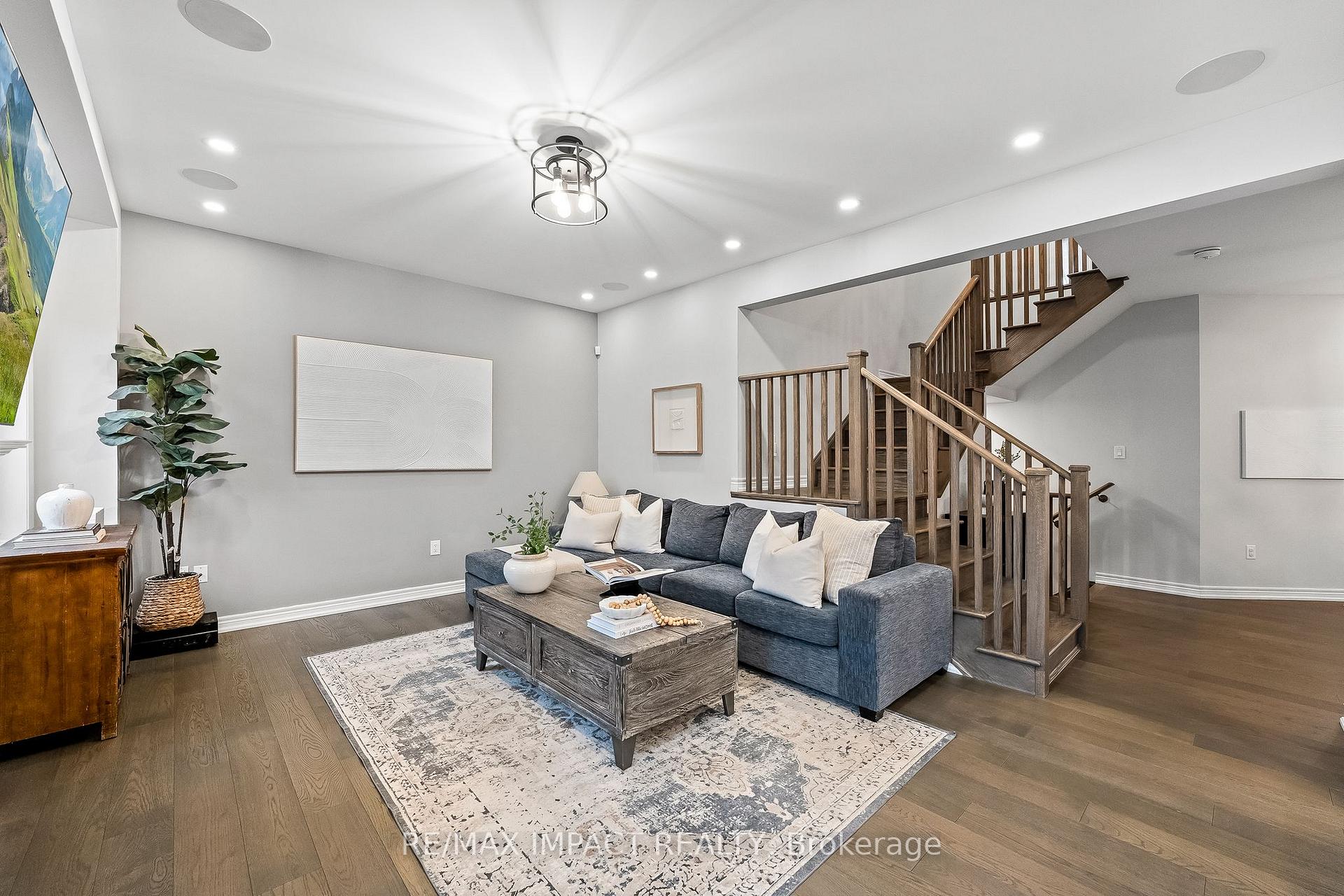 Photo 8 of 172 McPhail Avenue, Clarington, Bowmanville — HOMEH