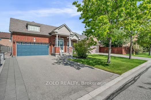 Photo 5 of 137 Sheshi Drive, Vaughan, Vellore Village — HOMEH