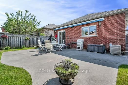 Photo 25 of 137 Sheshi Drive, Vaughan, Vellore Village — HOMEH