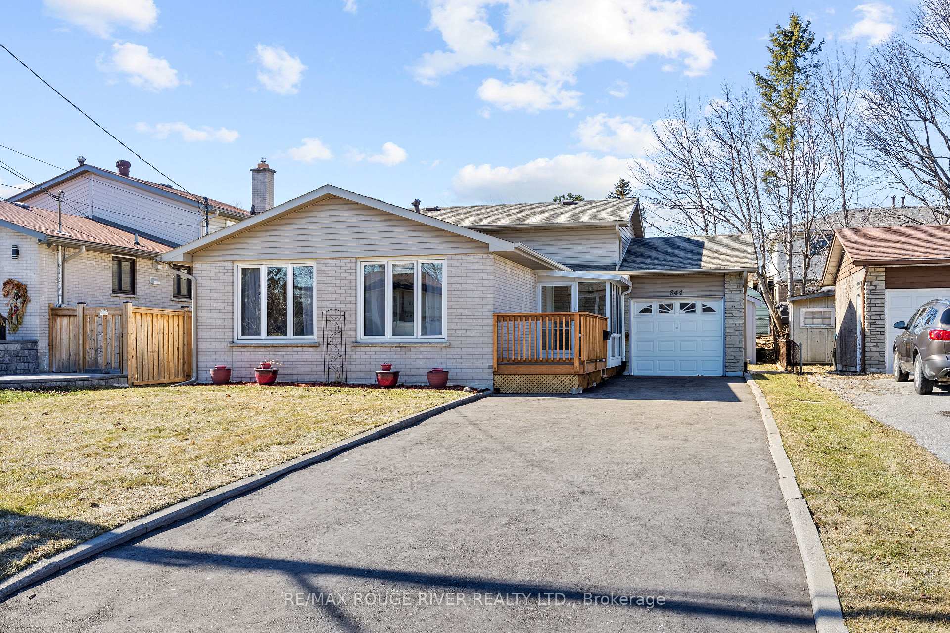 Photo 1 of 844 Hillcrest Road, Pickering, West Shore — HOMEH