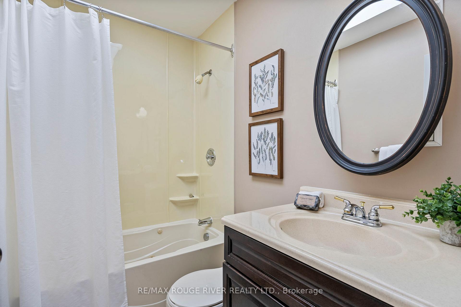 Photo 10 of 844 Hillcrest Road, Pickering, West Shore — HOMEH
