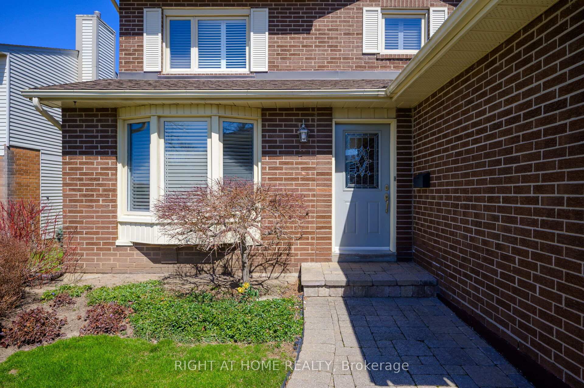 Photo 9 of 10 Riley Street, Hamilton, Waterdown — HOMEH