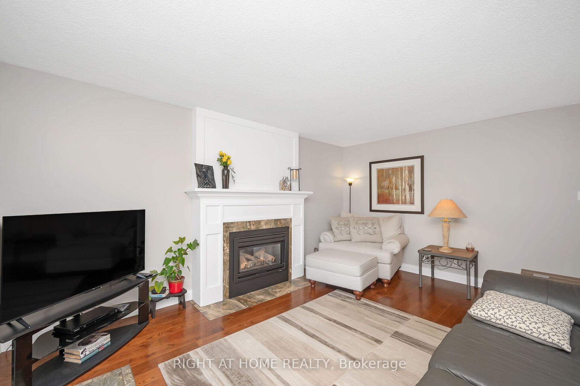Photo 26 of 10 Riley Street, Hamilton, Waterdown — HOMEH