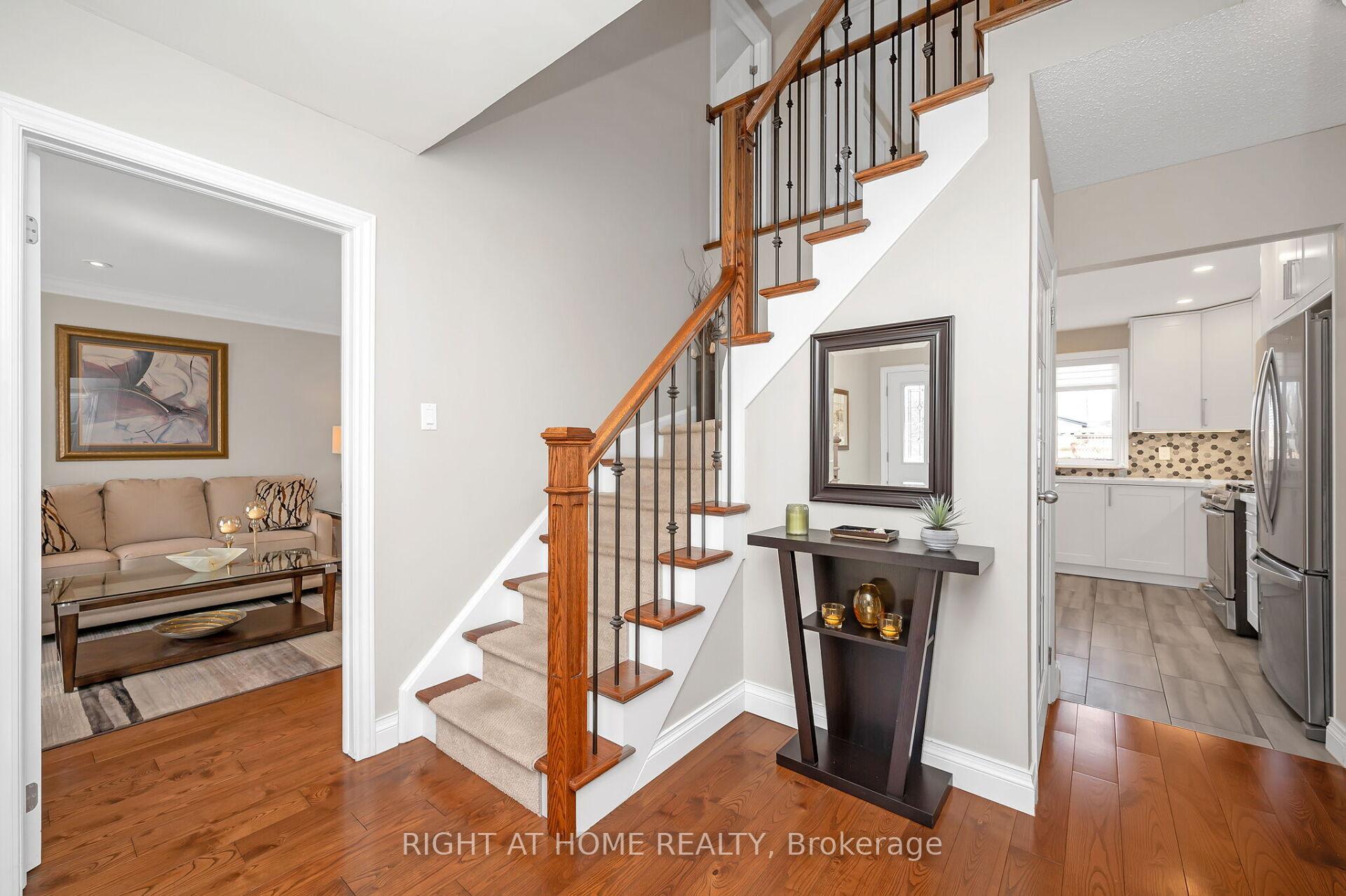 Photo 14 of 10 Riley Street, Hamilton, Waterdown — HOMEH