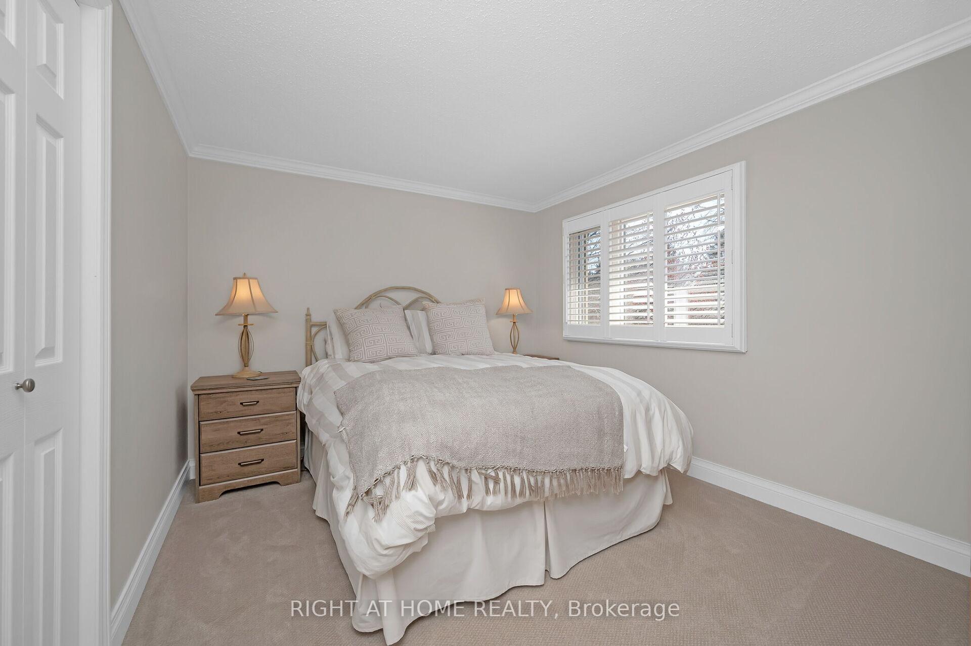 Photo 20 of 10 Riley Street, Hamilton, Waterdown — HOMEH
