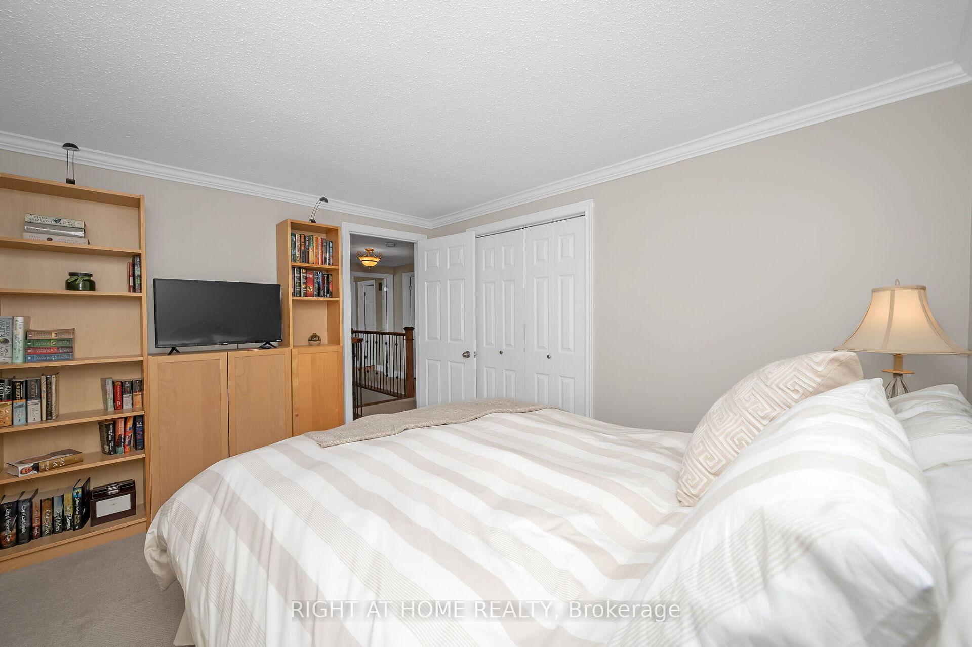 Photo 15 of 10 Riley Street, Hamilton, Waterdown — HOMEH