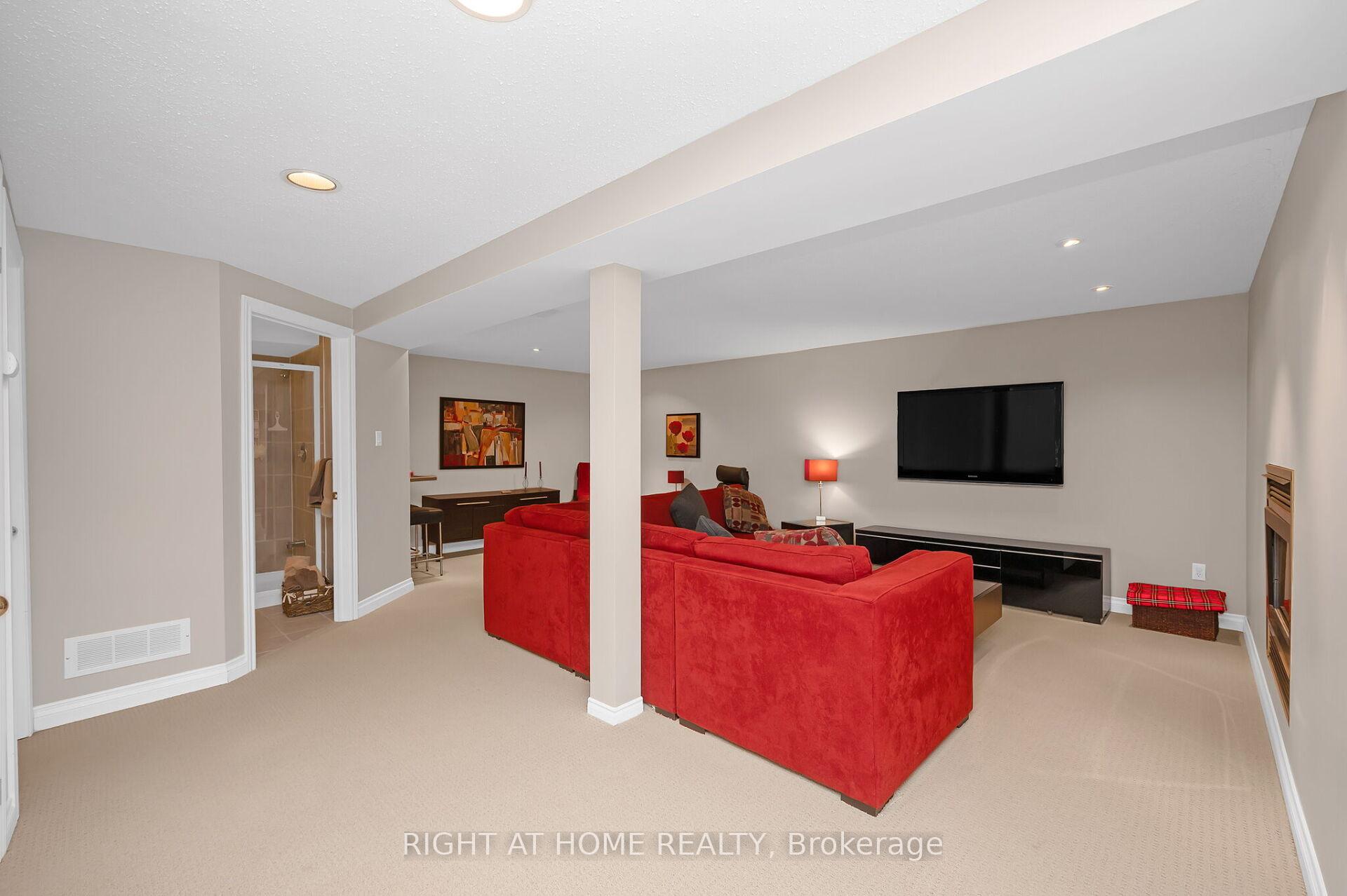 Photo 24 of 10 Riley Street, Hamilton, Waterdown — HOMEH