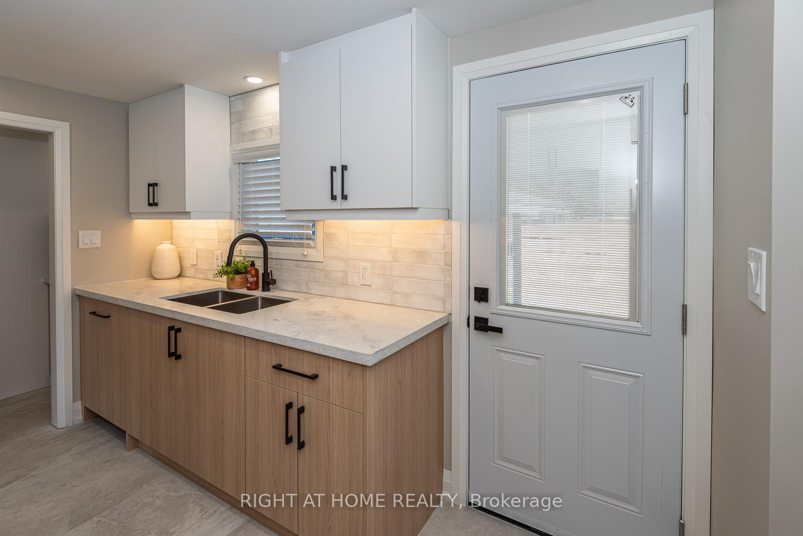 Photo 8 of 83 Hawthorne Drive, Innisfil, Rural Innisfil — HOMEH