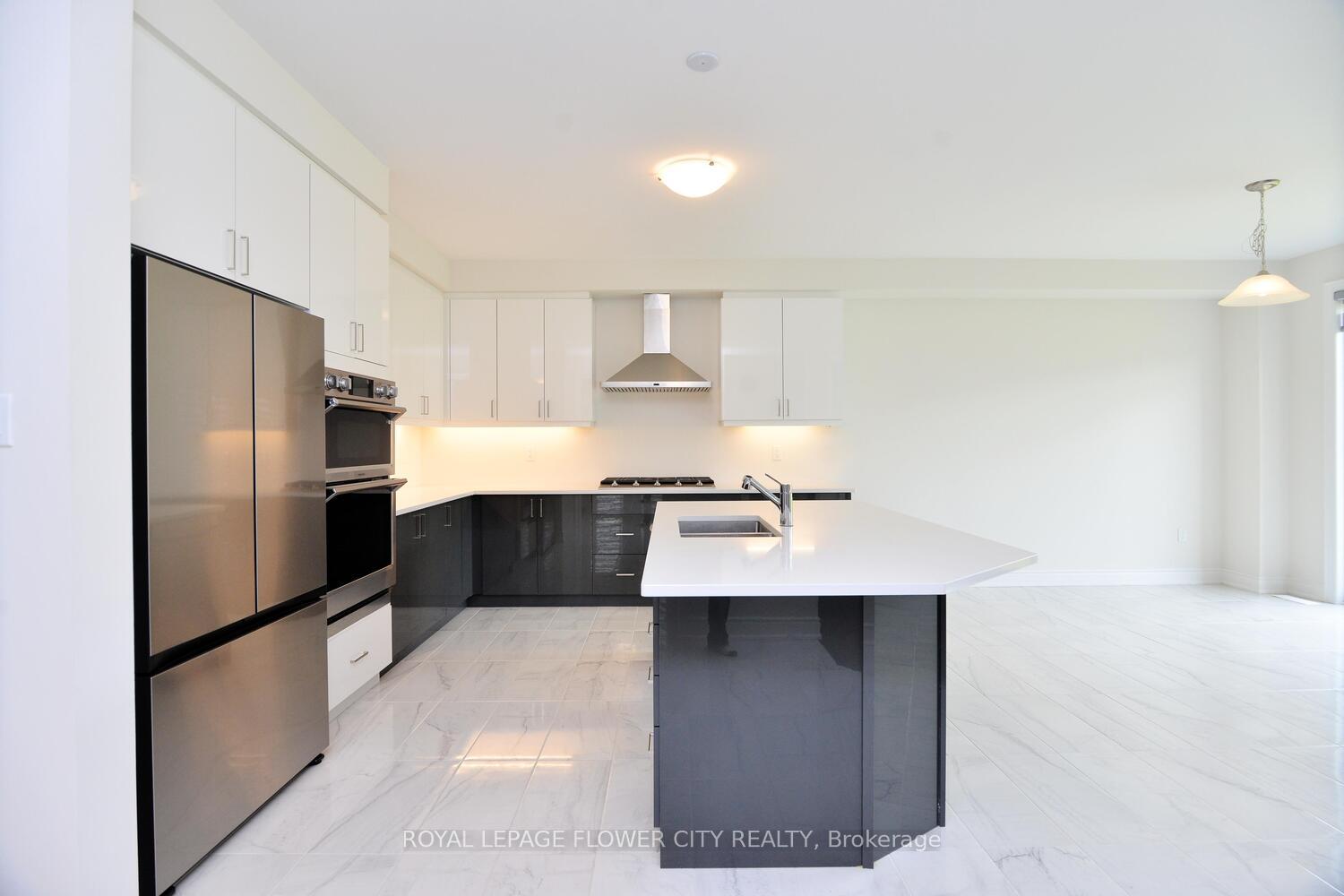 Photo 6 of 102 Rugman Crescent, Springwater, Minesing — HOMEH