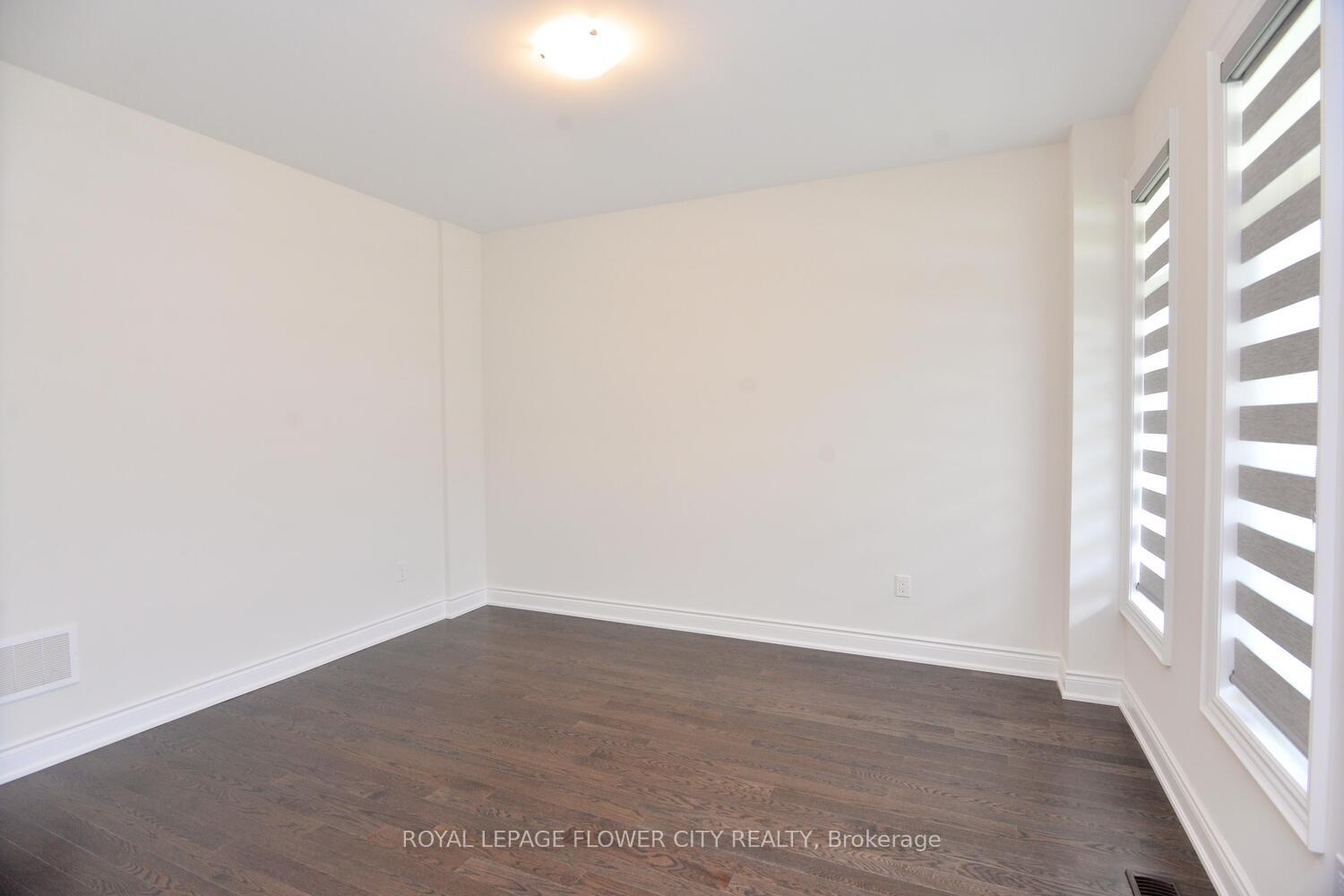 Photo 7 of 102 Rugman Crescent, Springwater, Minesing — HOMEH