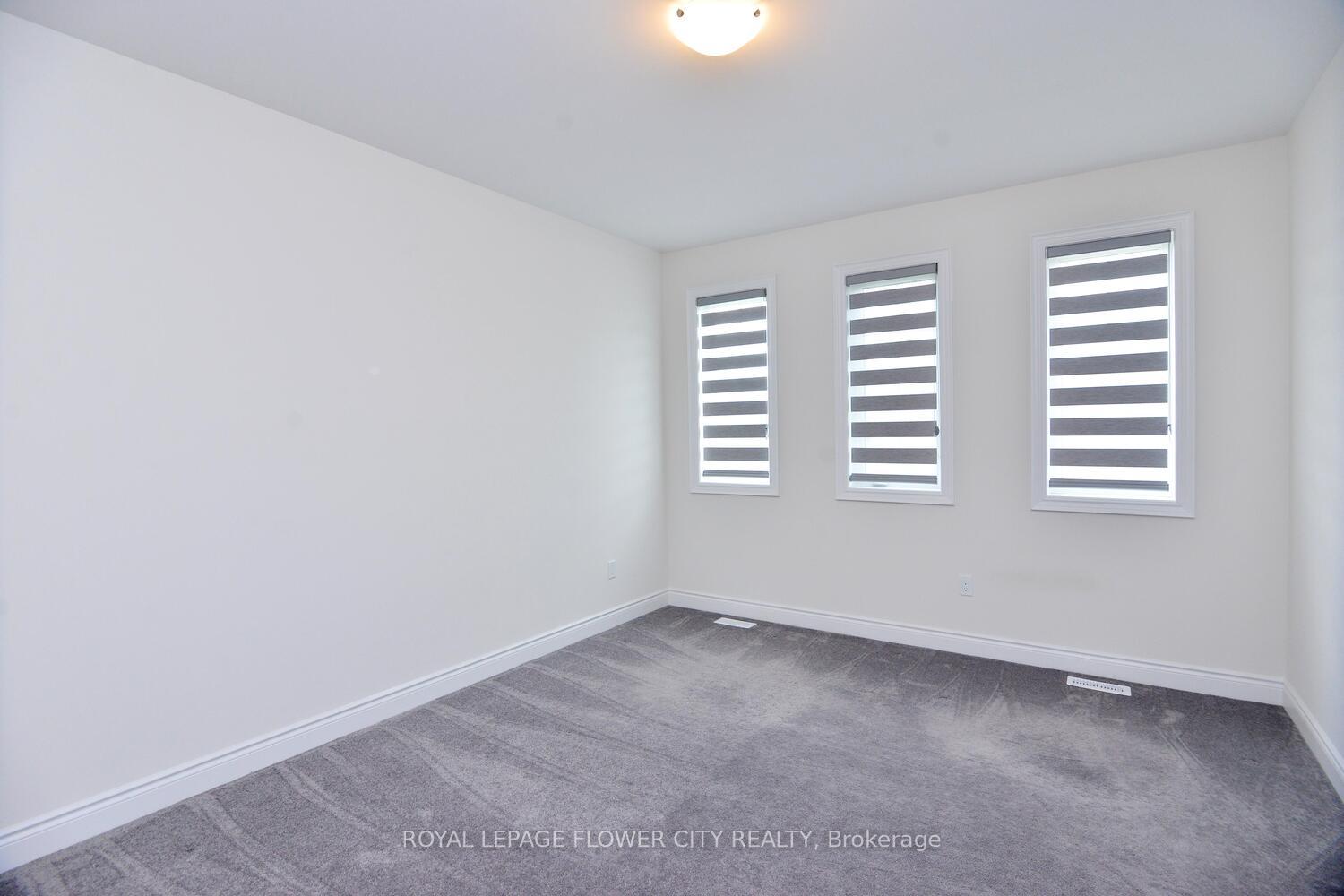 Photo 10 of 102 Rugman Crescent, Springwater, Minesing — HOMEH