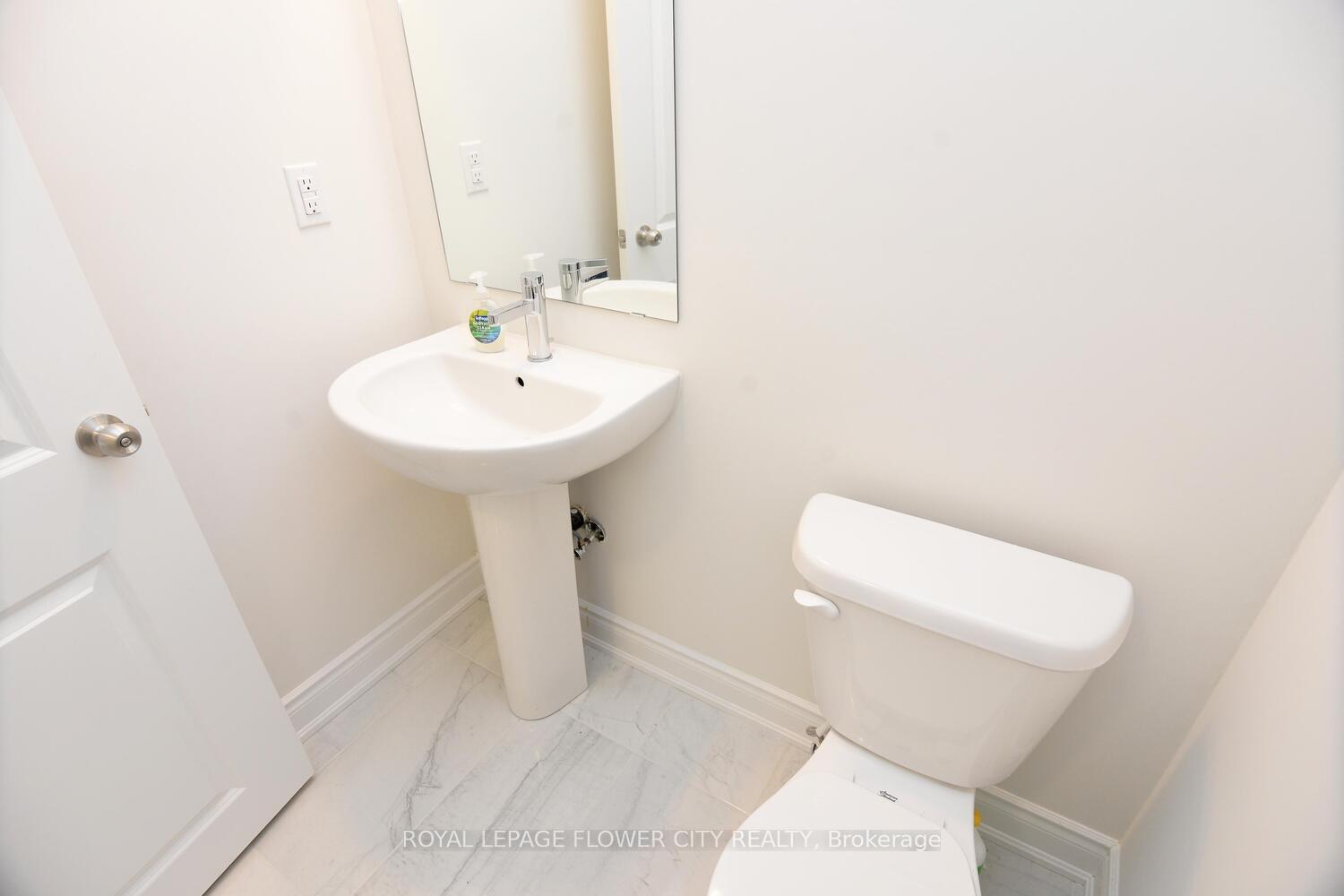 Photo 12 of 102 Rugman Crescent, Springwater, Minesing — HOMEH
