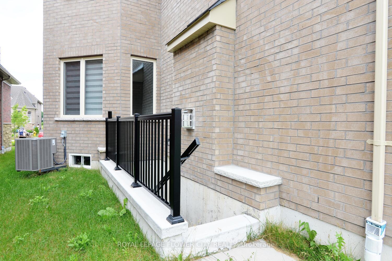 Photo 15 of 102 Rugman Crescent, Springwater, Minesing — HOMEH