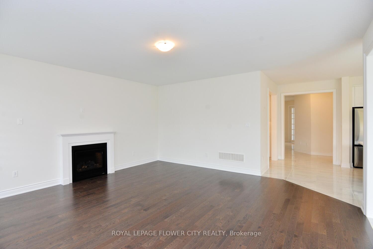 Photo 11 of 102 Rugman Crescent, Springwater, Minesing — HOMEH