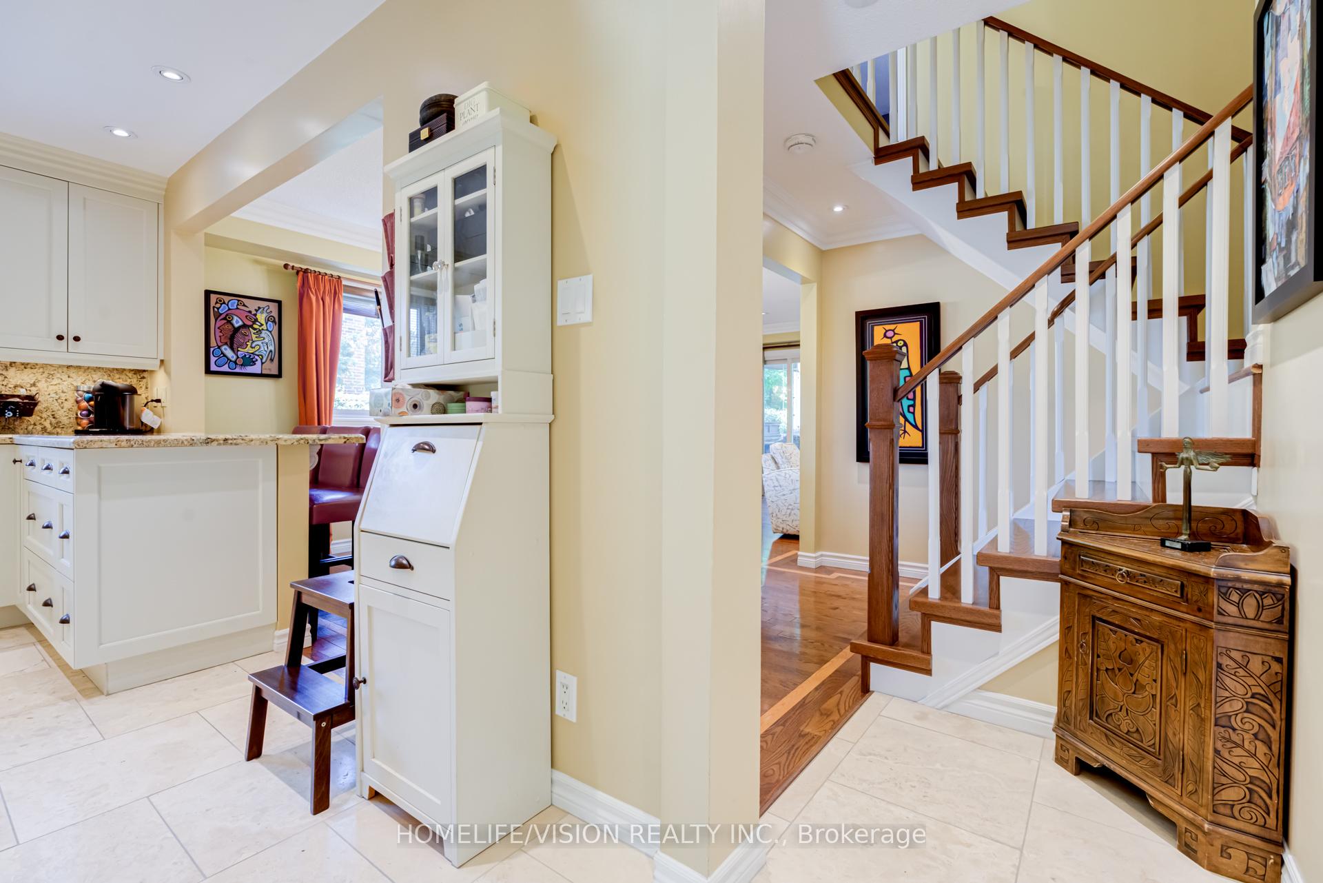 Photo 3 of 92 Trothen Circle, Markham, Markham Village — HOMEH