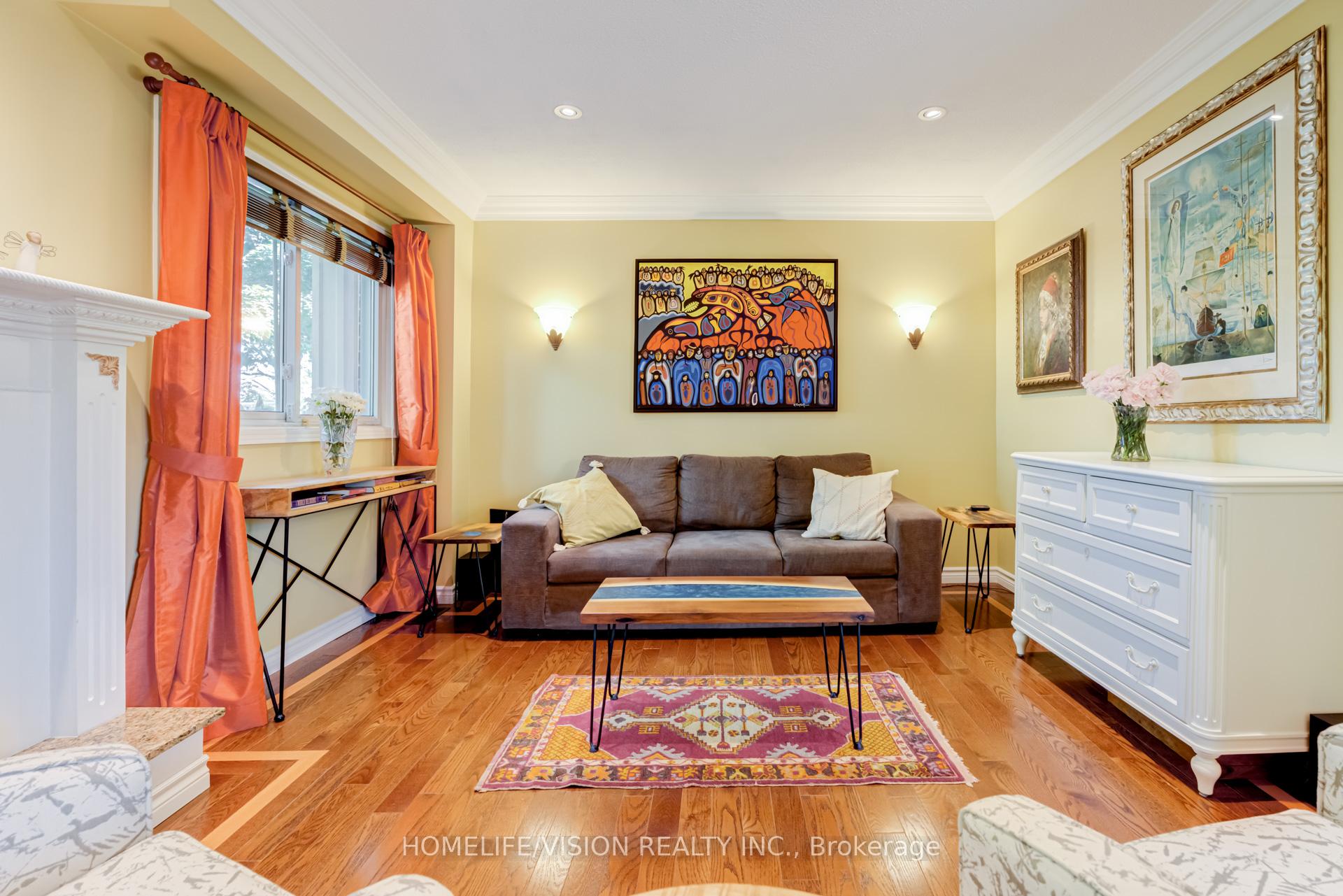 Photo 5 of 92 Trothen Circle, Markham, Markham Village — HOMEH