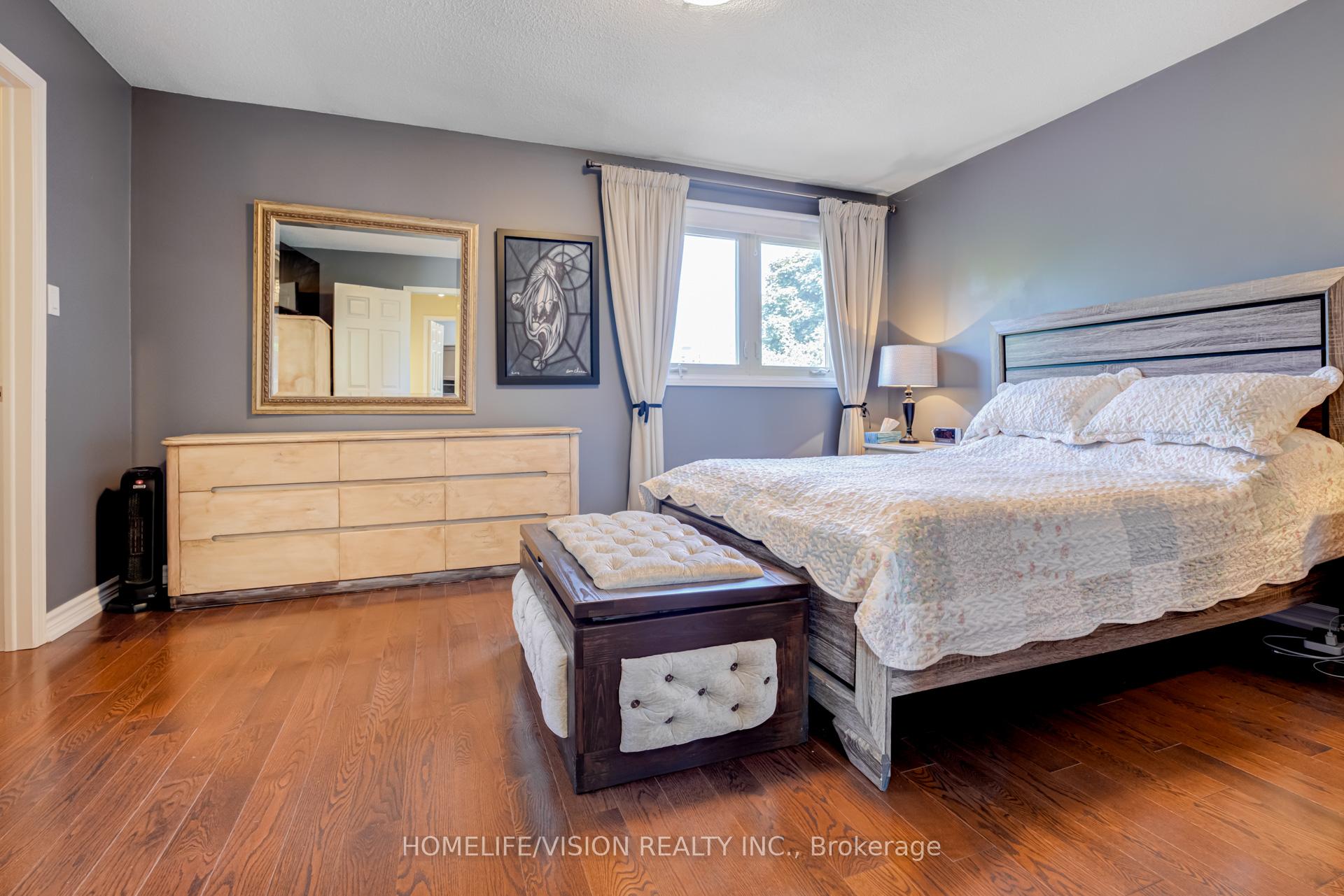 Photo 24 of 92 Trothen Circle, Markham, Markham Village — HOMEH