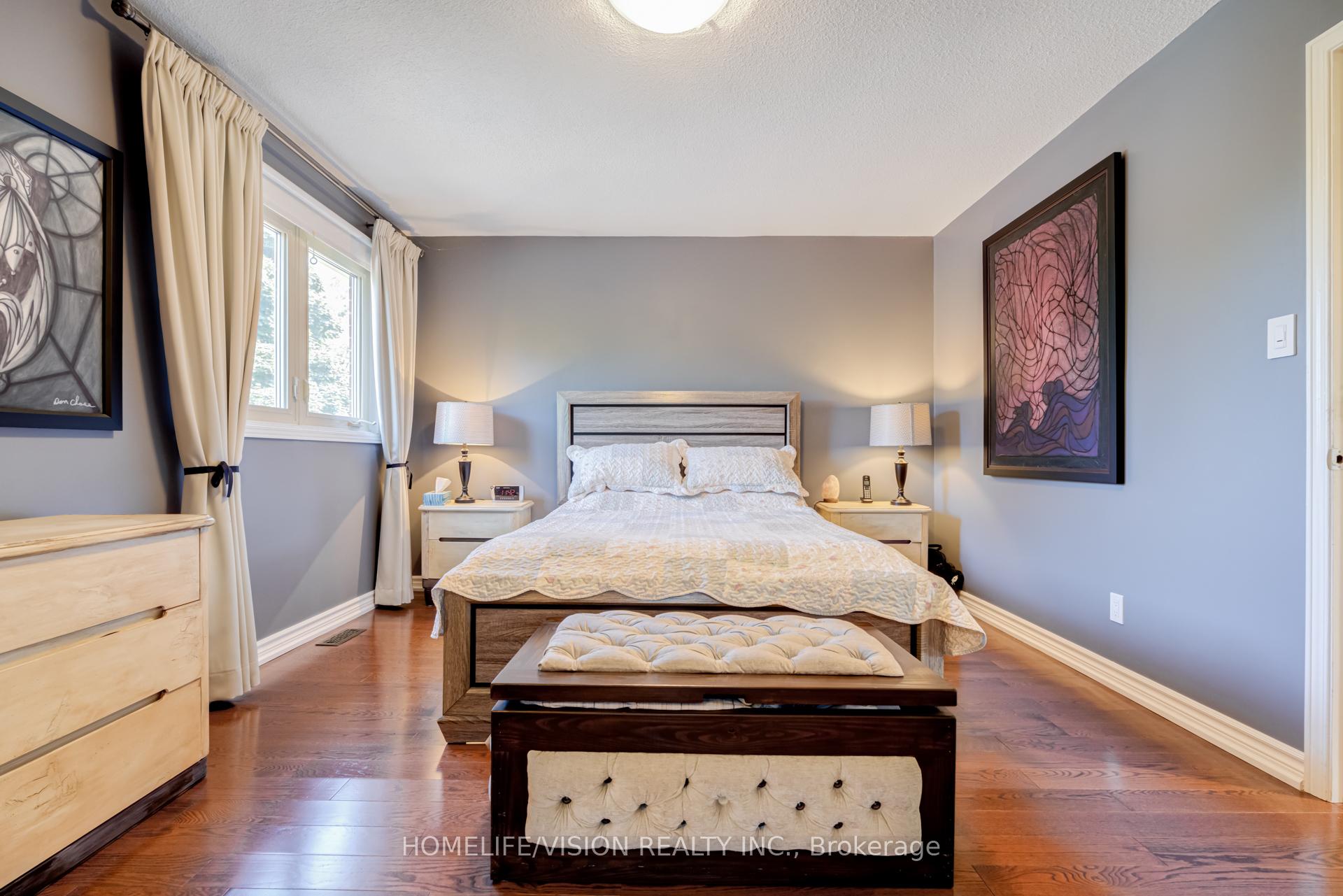 Photo 17 of 92 Trothen Circle, Markham, Markham Village — HOMEH