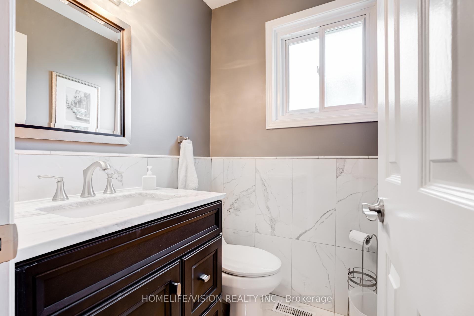 Photo 13 of 92 Trothen Circle, Markham, Markham Village — HOMEH