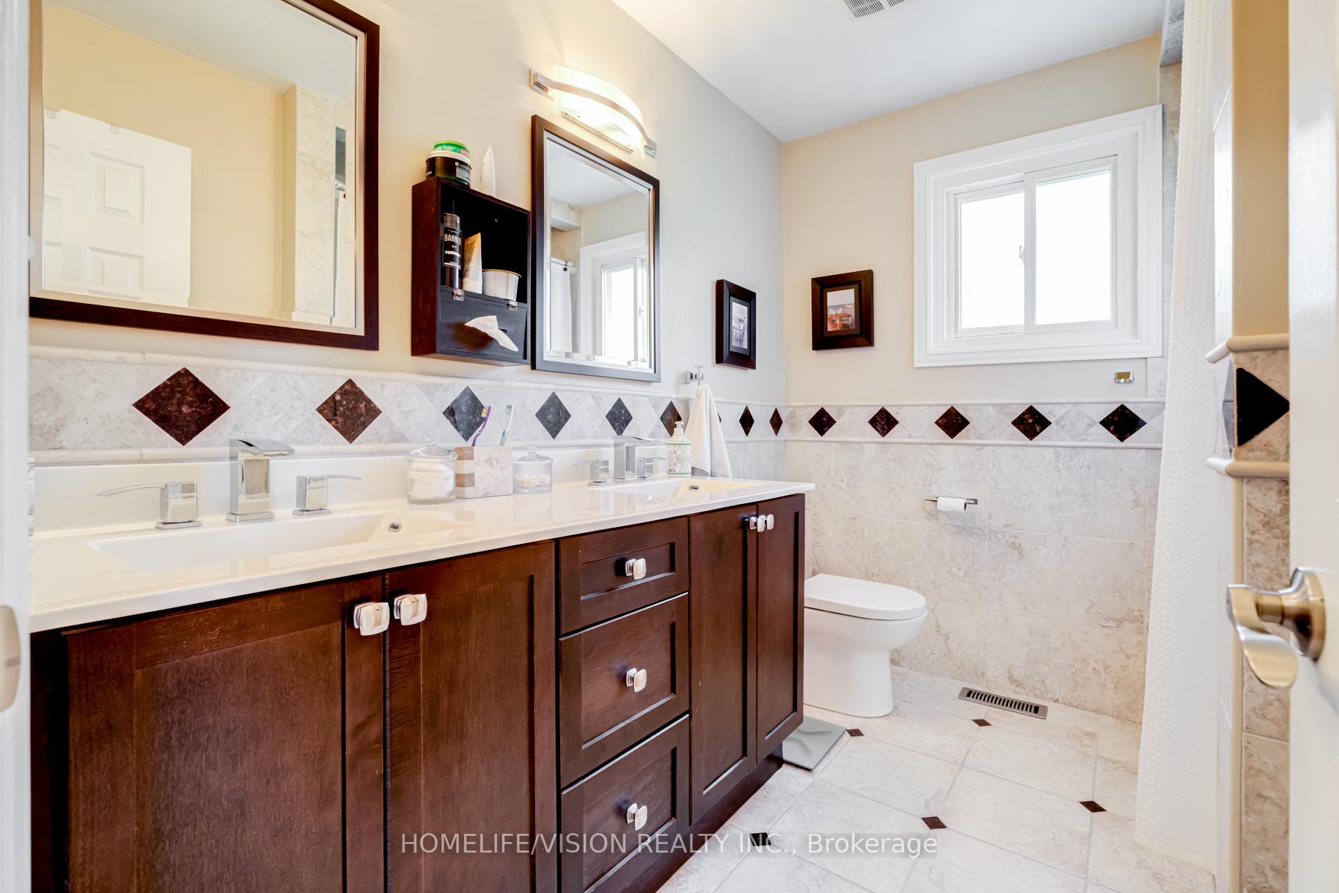 Photo 21 of 92 Trothen Circle, Markham, Markham Village — HOMEH