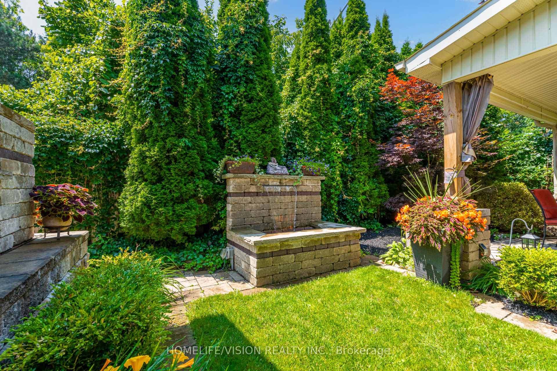 Photo 35 of 92 Trothen Circle, Markham, Markham Village — HOMEH