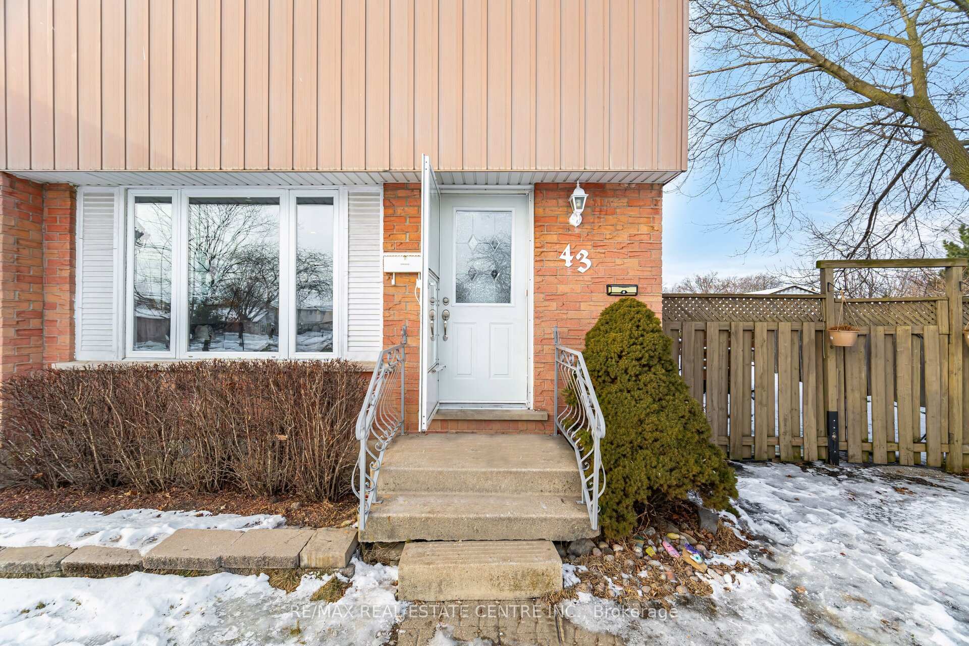 Photo 12 of 43 Markham Crescent, Hamilton, Stoney Creek Mountain — HOMEH