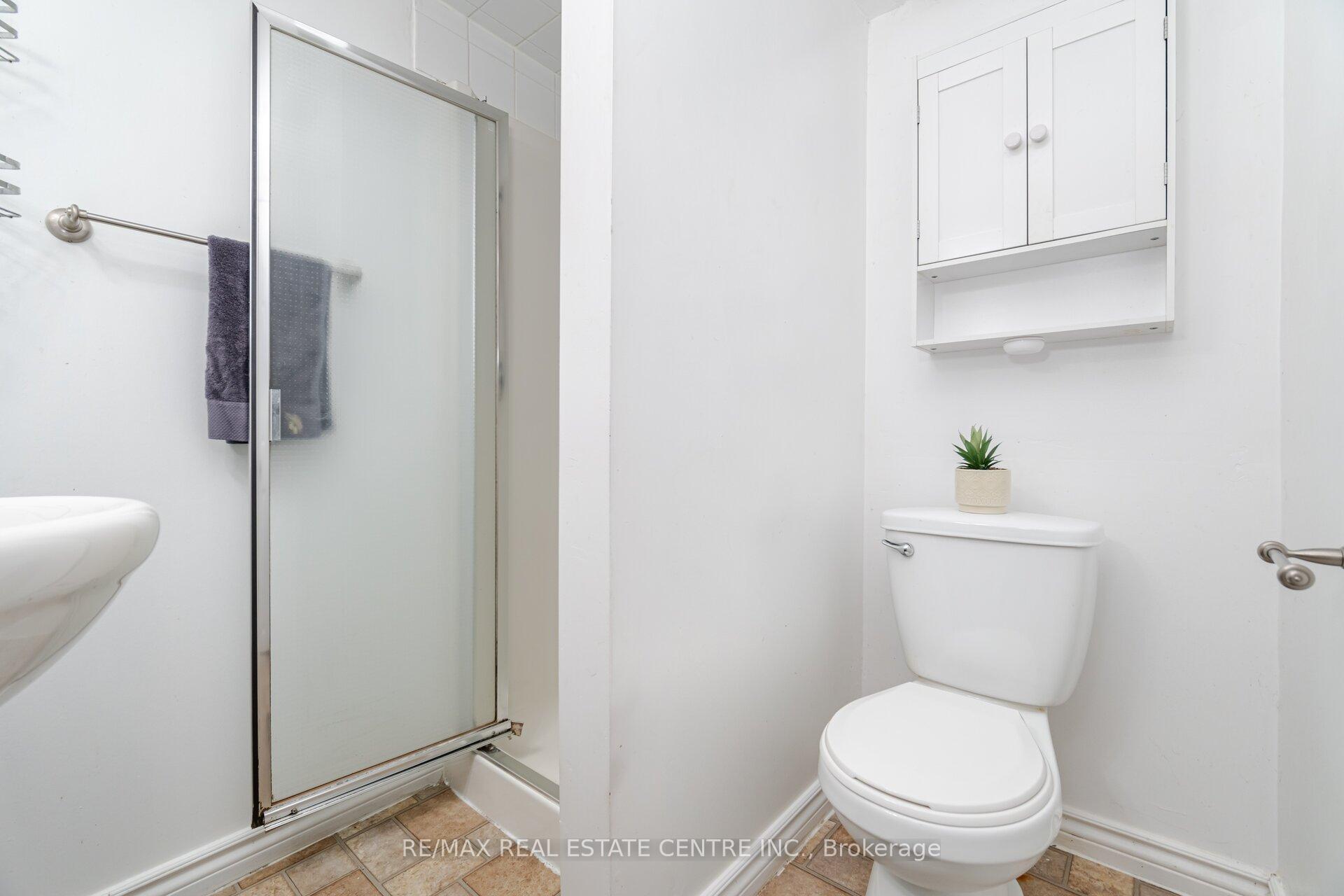 Photo 24 of 43 Markham Crescent, Hamilton, Stoney Creek Mountain — HOMEH