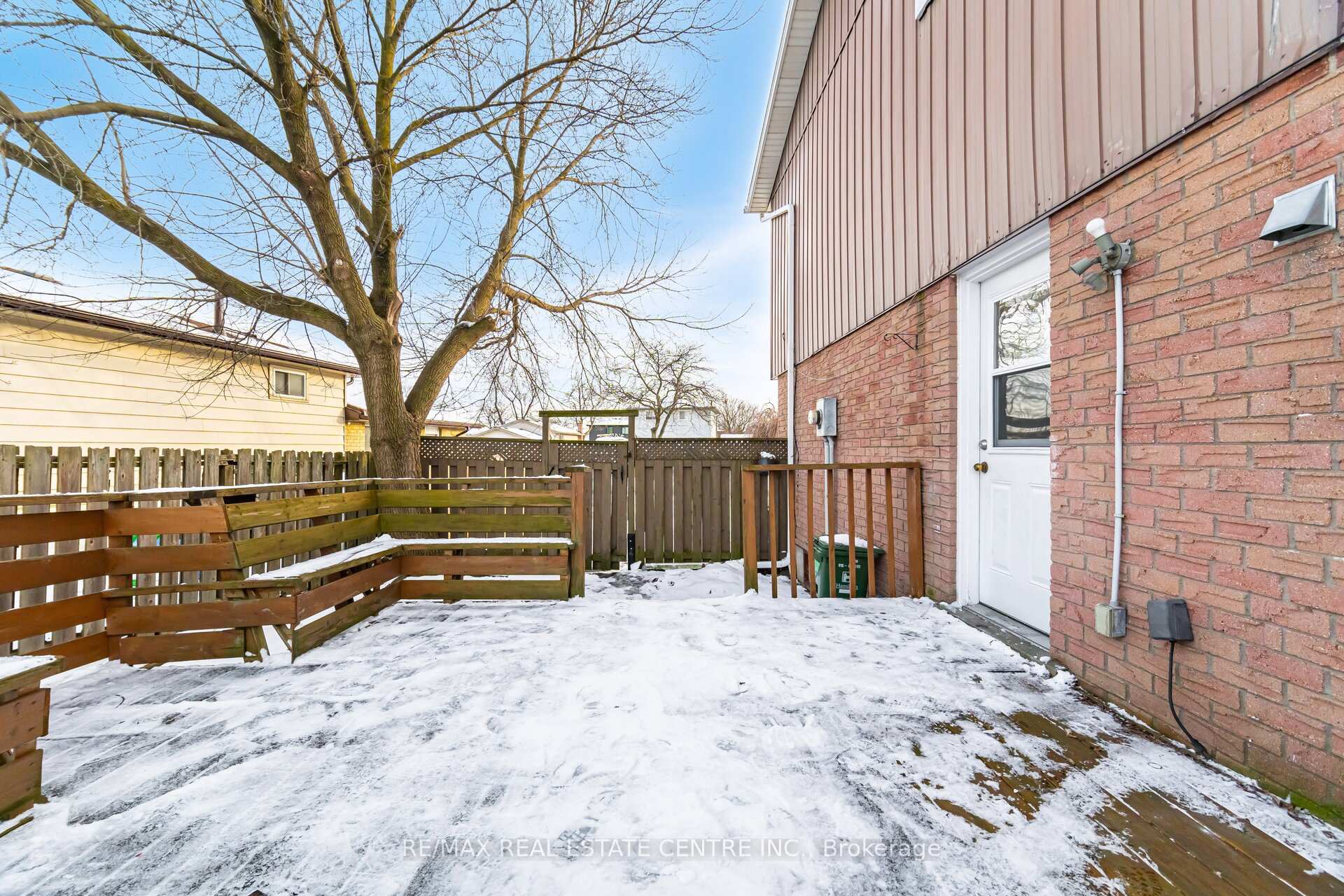 Photo 33 of 43 Markham Crescent, Hamilton, Stoney Creek Mountain — HOMEH