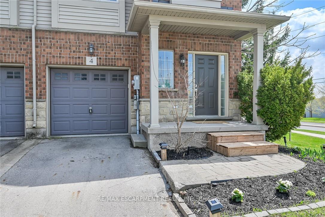 Photo 6 of 4 Myers Lane, Hamilton, Ancaster — HOMEH