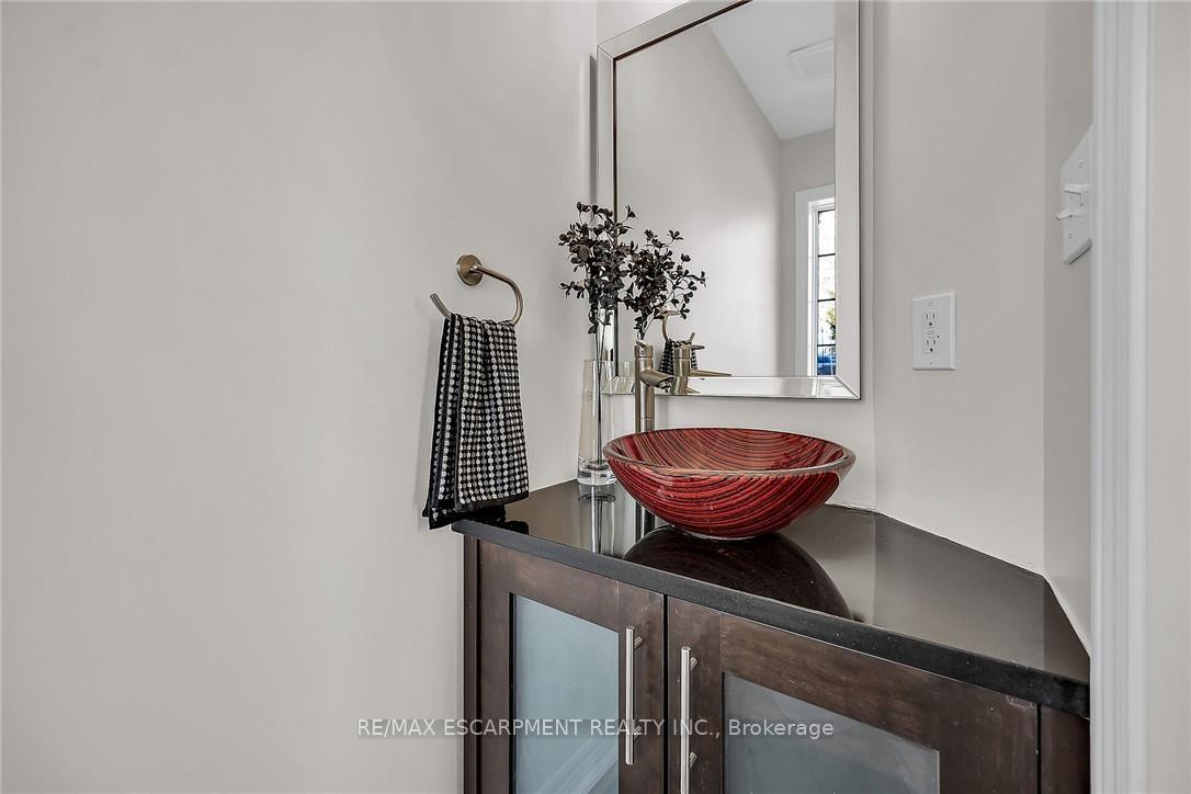 Photo 20 of 4 Myers Lane, Hamilton, Ancaster — HOMEH
