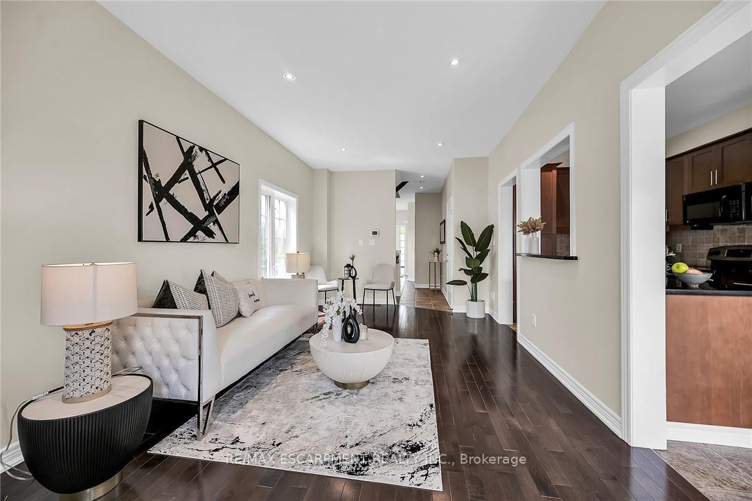 Photo 11 of 4 Myers Lane, Hamilton, Ancaster — HOMEH