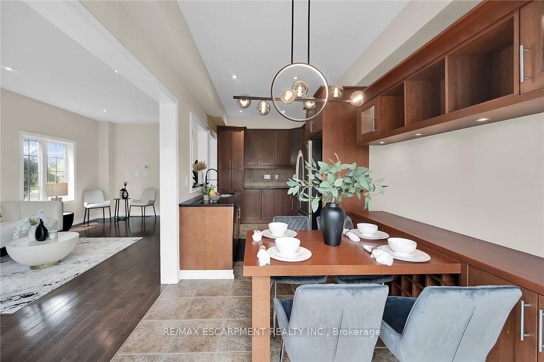 Photo 7 of 4 Myers Lane, Hamilton, Ancaster — HOMEH