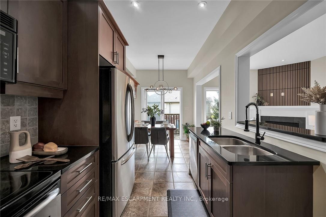 Photo 12 of 4 Myers Lane, Hamilton, Ancaster — HOMEH