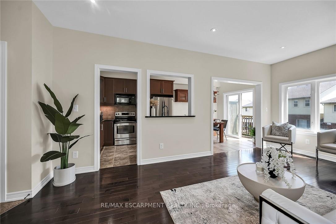 Photo 13 of 4 Myers Lane, Hamilton, Ancaster — HOMEH