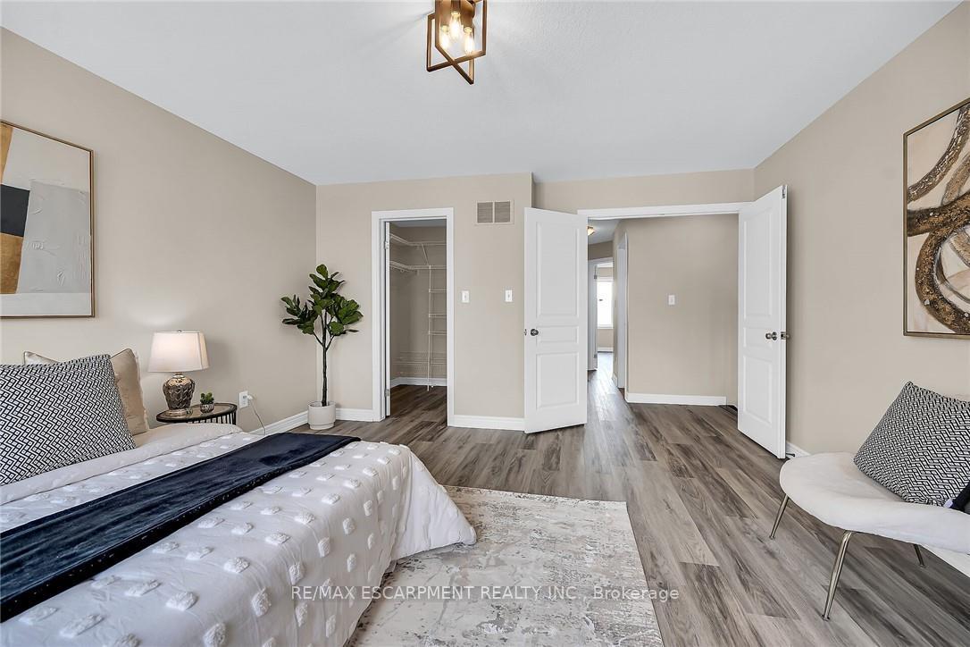Photo 45 of 4 Myers Lane, Hamilton, Ancaster — HOMEH