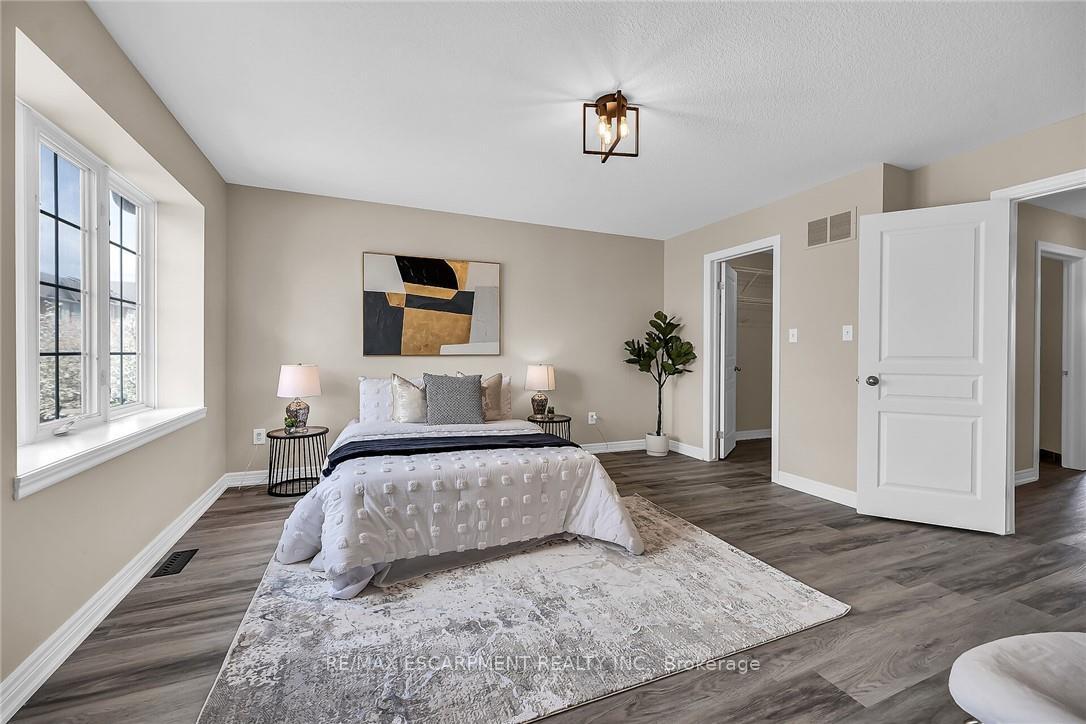 Photo 14 of 4 Myers Lane, Hamilton, Ancaster — HOMEH
