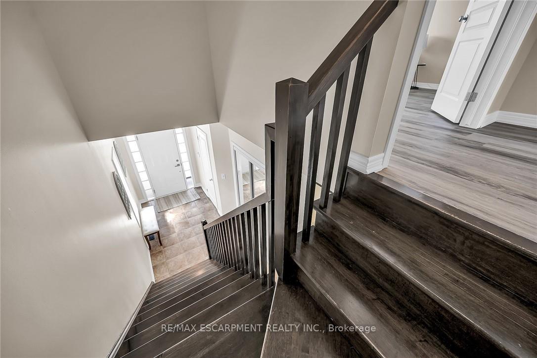 Photo 18 of 4 Myers Lane, Hamilton, Ancaster — HOMEH