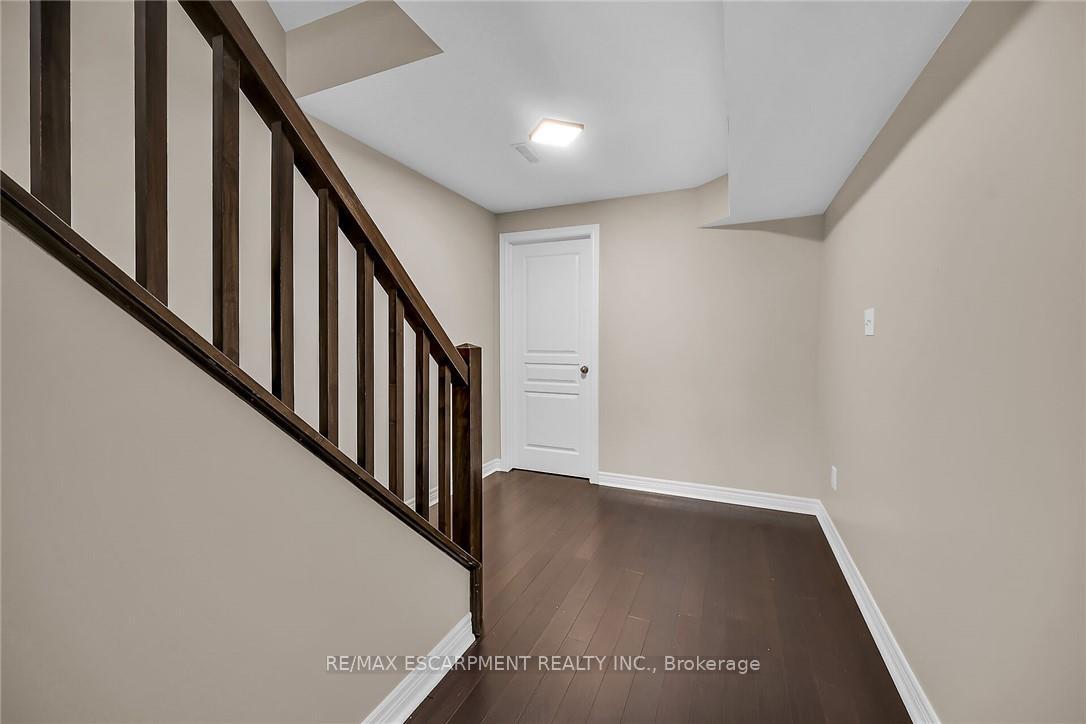 Photo 31 of 4 Myers Lane, Hamilton, Ancaster — HOMEH