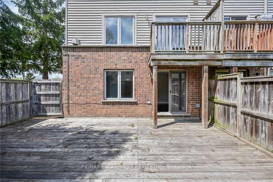 Photo 46 of 4 Myers Lane, Hamilton, Ancaster — HOMEH