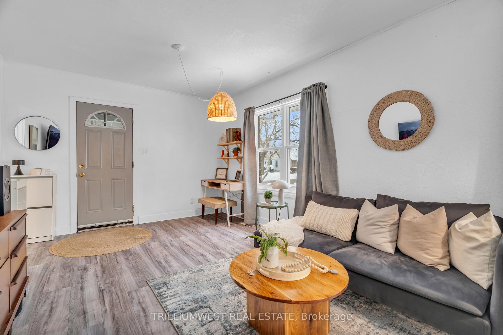 Photo 4 of 436 Louisa Street, Kitchener, Mount Hope Huron Park — HOMEH