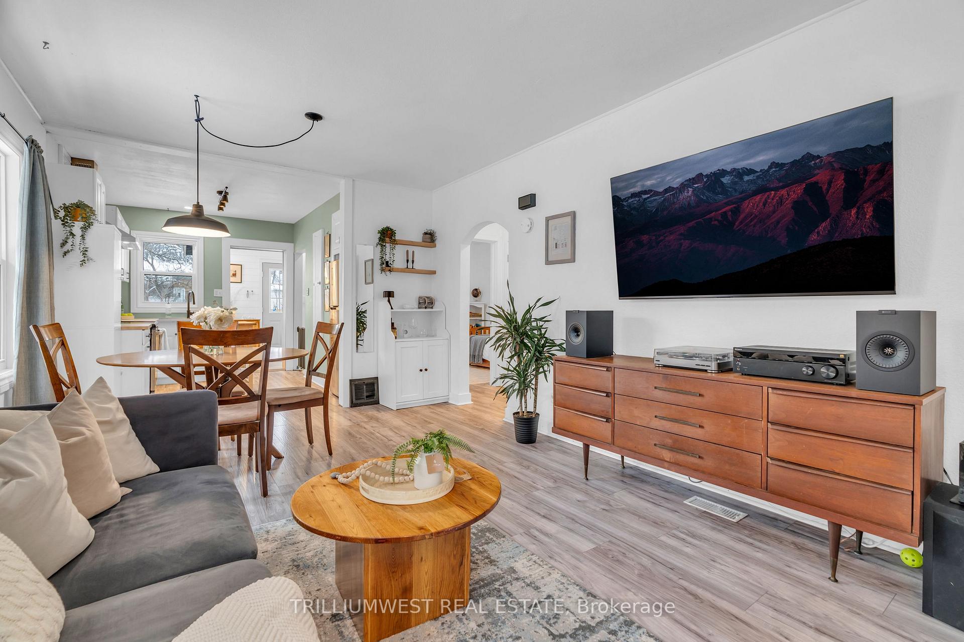 Photo 5 of 436 Louisa Street, Kitchener, Mount Hope Huron Park — HOMEH