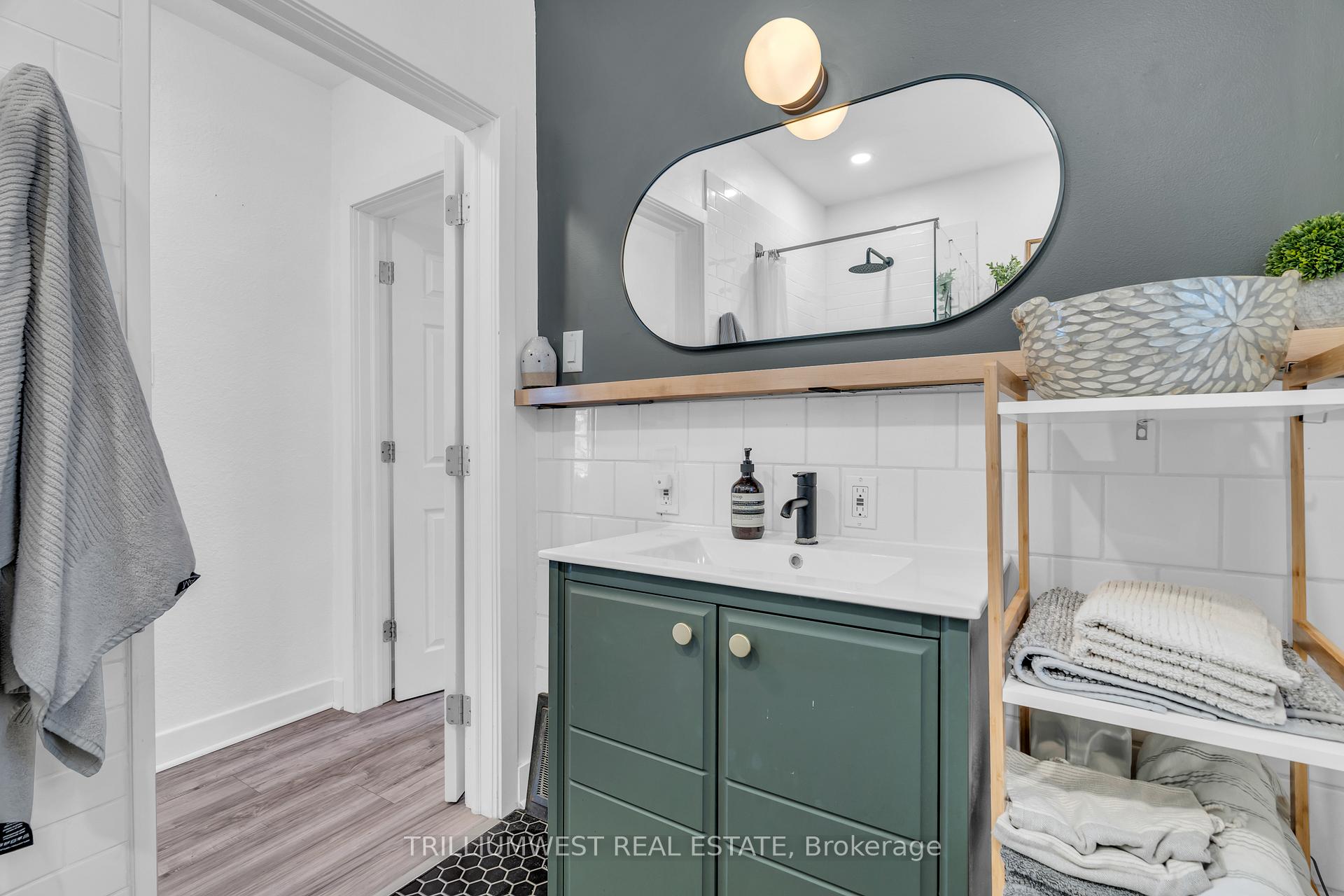 Photo 14 of 436 Louisa Street, Kitchener, Mount Hope Huron Park — HOMEH