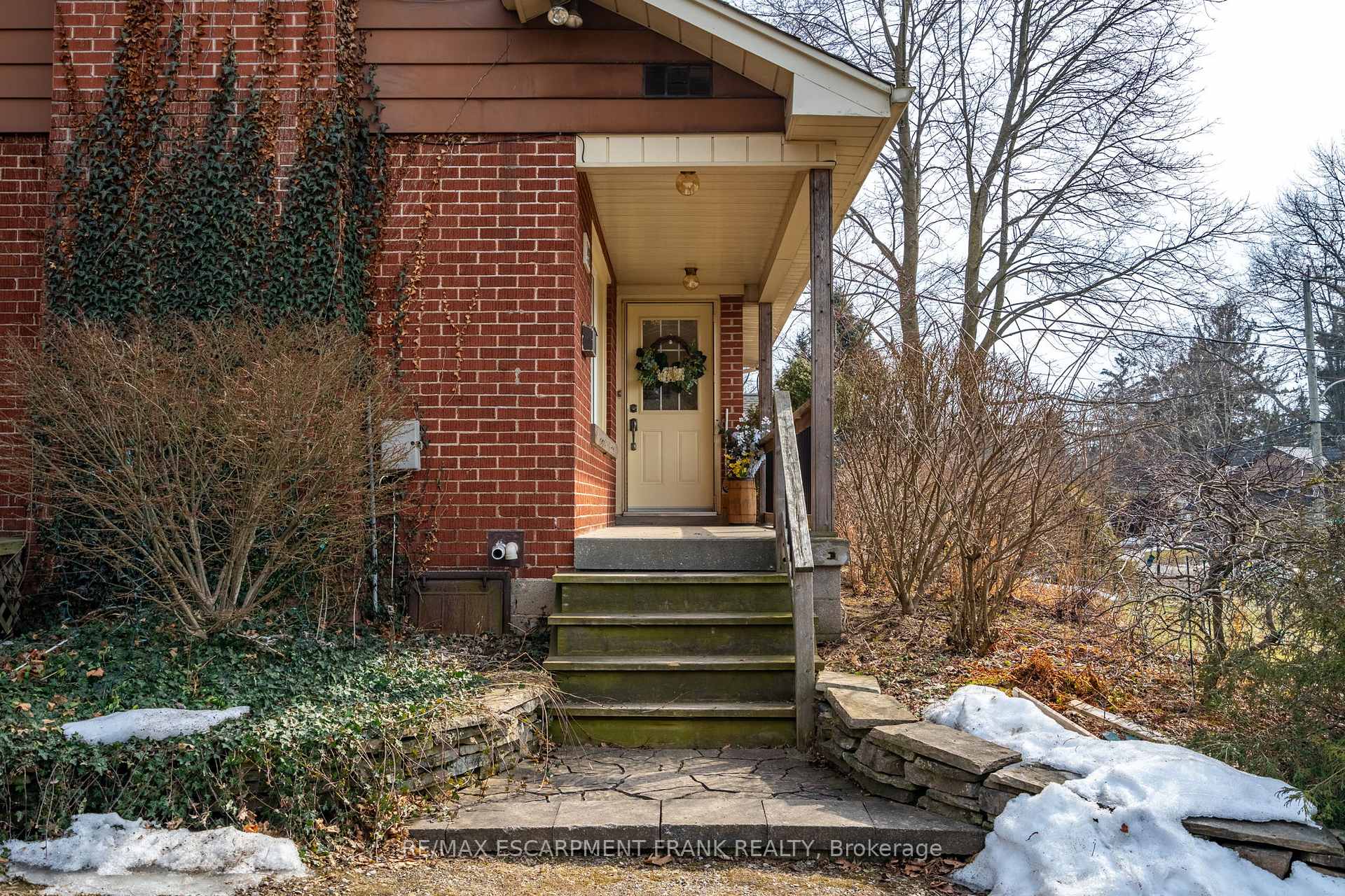 Photo 7 of 147 Lloyminn Avenue, Hamilton, Ancaster — HOMEH
