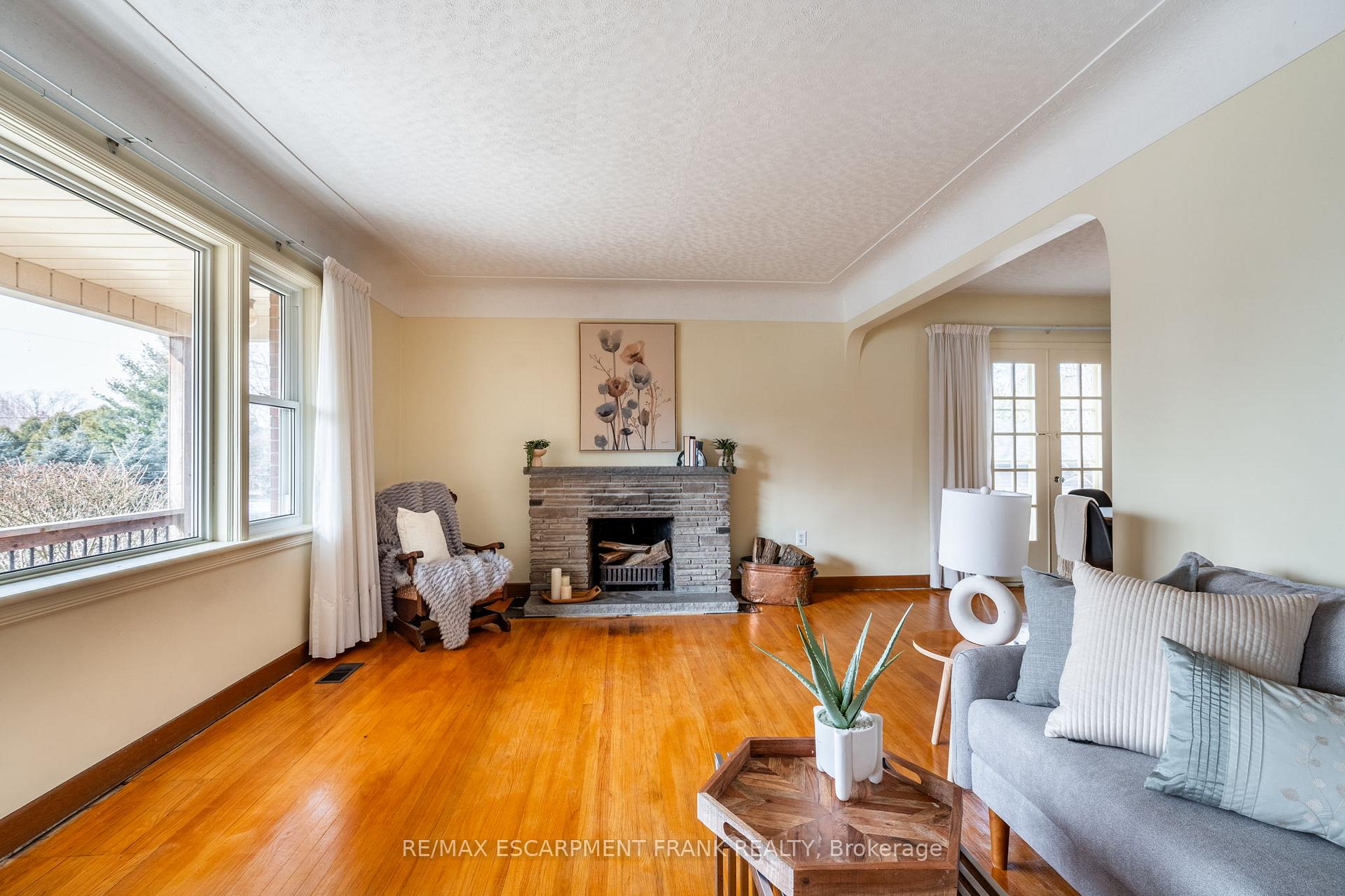 Photo 24 of 147 Lloyminn Avenue, Hamilton, Ancaster — HOMEH