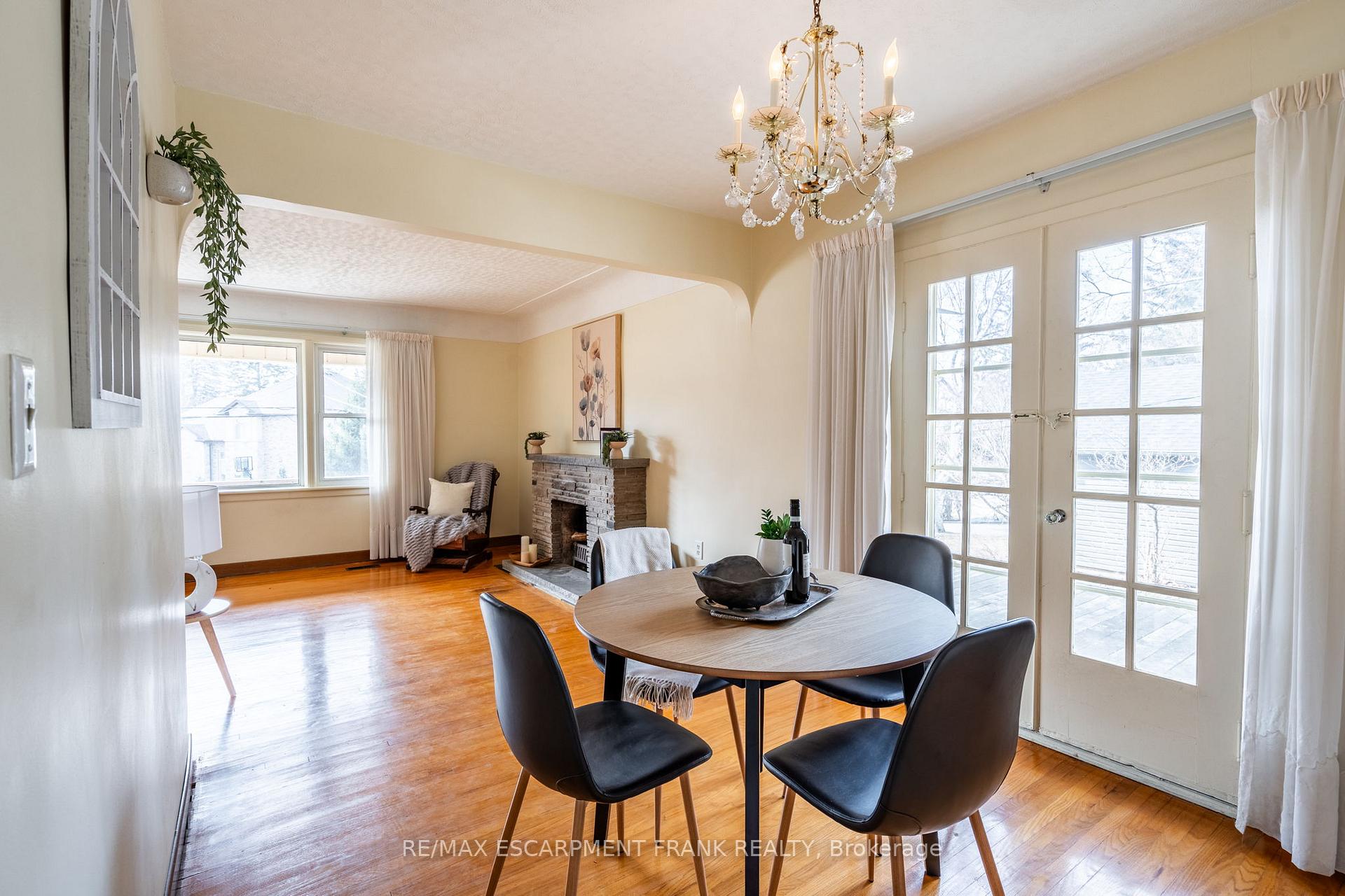 Photo 18 of 147 Lloyminn Avenue, Hamilton, Ancaster — HOMEH