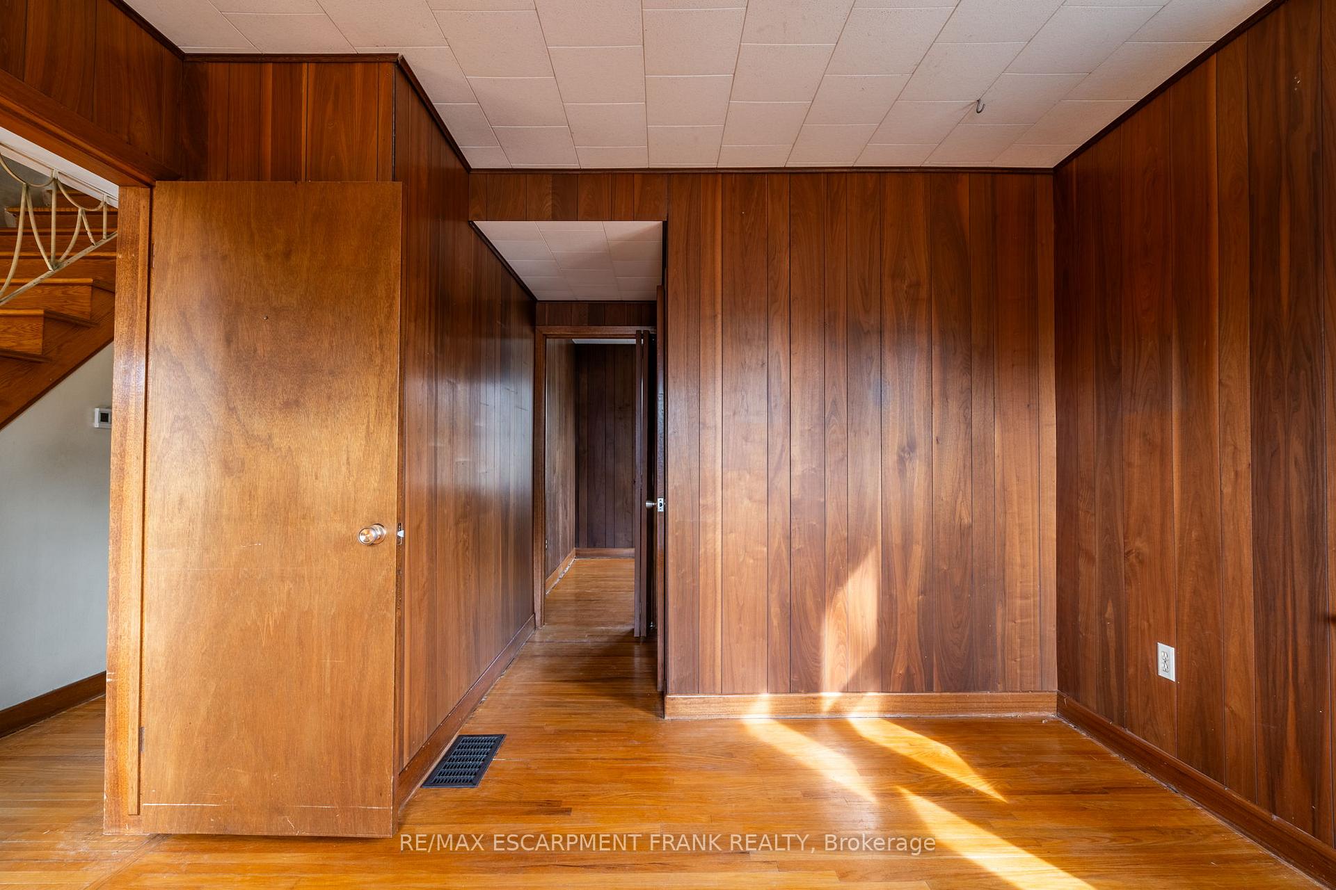 Photo 27 of 147 Lloyminn Avenue, Hamilton, Ancaster — HOMEH