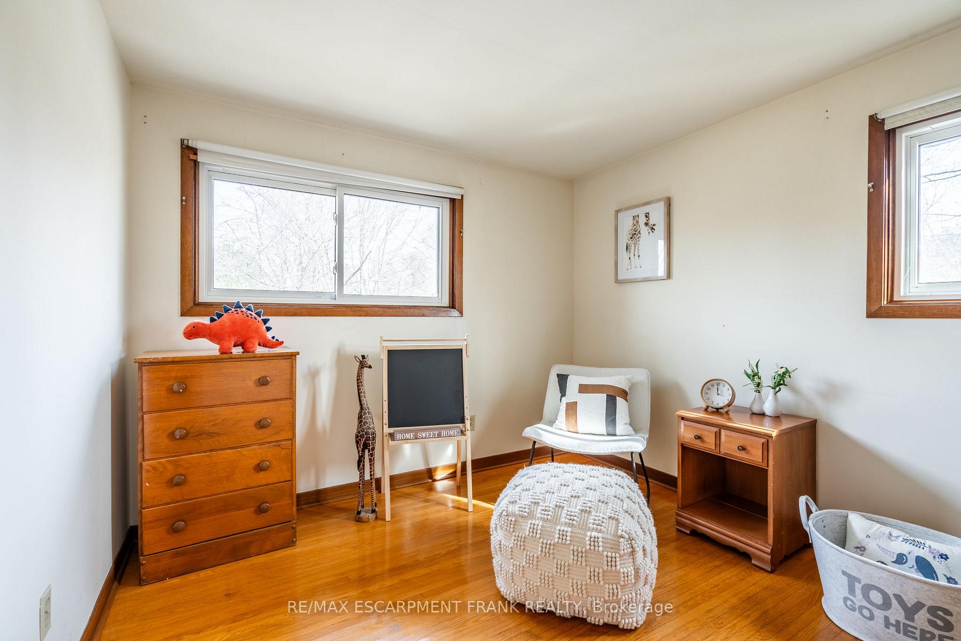 Photo 17 of 147 Lloyminn Avenue, Hamilton, Ancaster — HOMEH