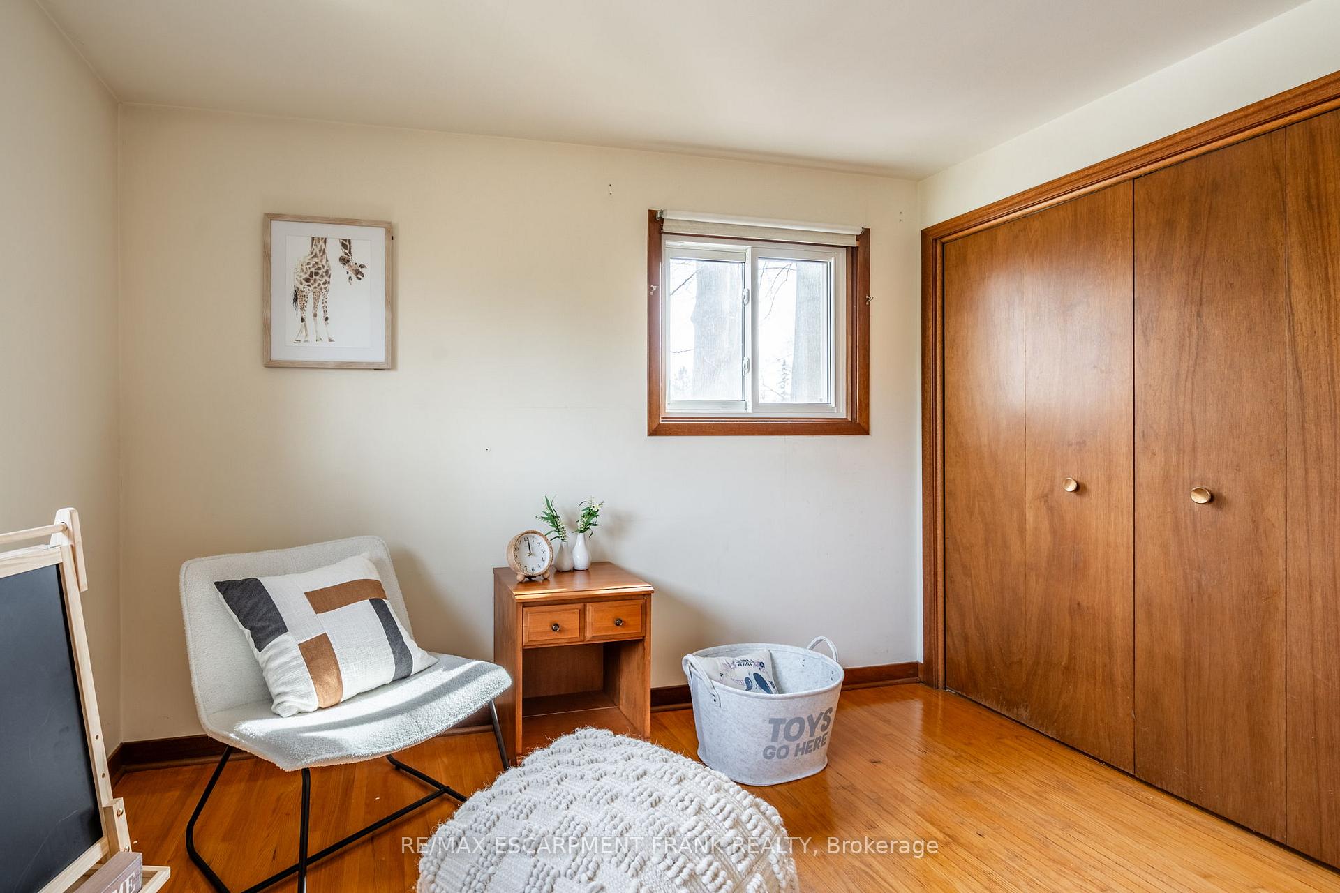 Photo 21 of 147 Lloyminn Avenue, Hamilton, Ancaster — HOMEH