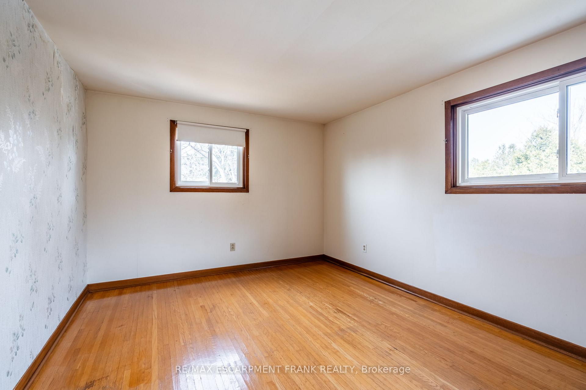 Photo 28 of 147 Lloyminn Avenue, Hamilton, Ancaster — HOMEH